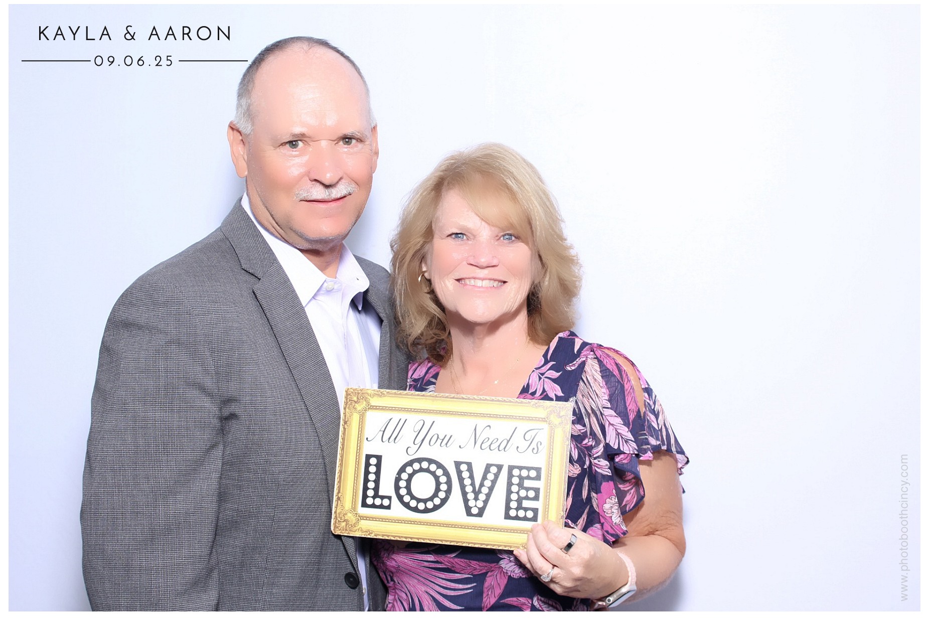 Kayla & Aaron | View more photos from the event at gallery.photoboothcincy.com/u/PhotoBoothCincy/Kayla-Aaron
