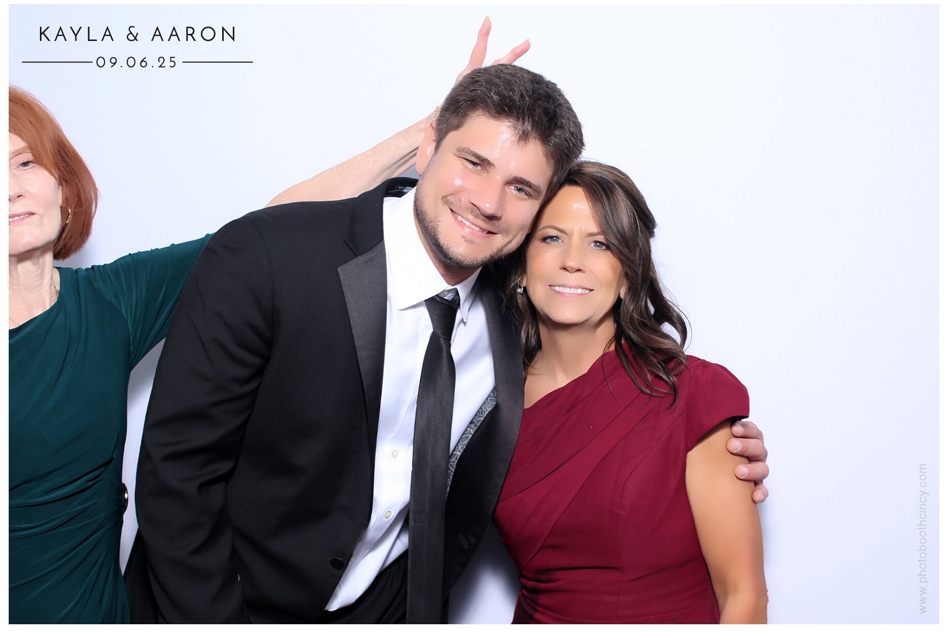Kayla & Aaron | View more photos from the event at gallery.photoboothcincy.com/u/PhotoBoothCincy/Kayla-Aaron