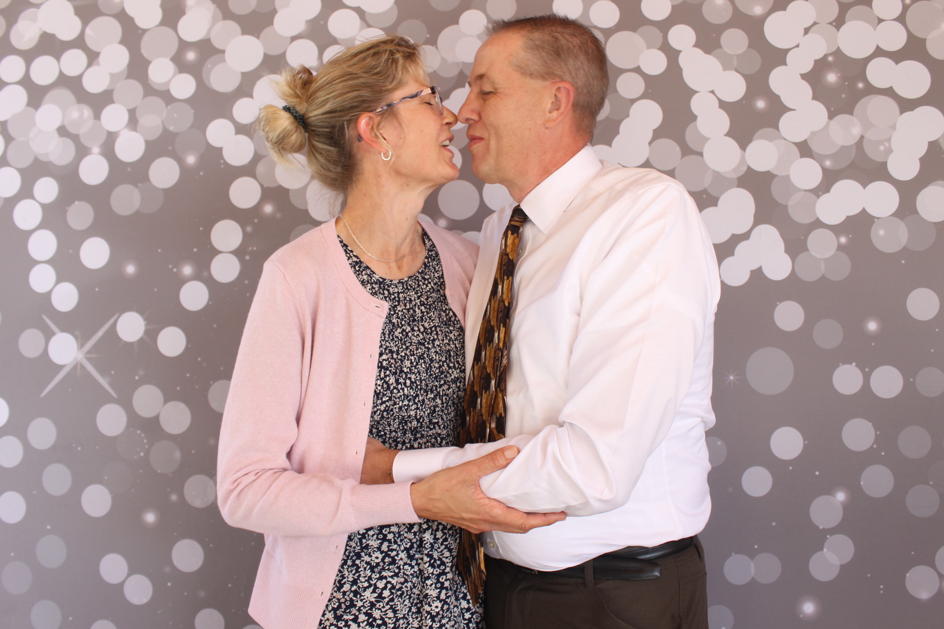 Kelsey & Christian | View more photos from the event at gallery.photoboothcincy.com/u/PhotoBoothCincy/Kelsey-Christian