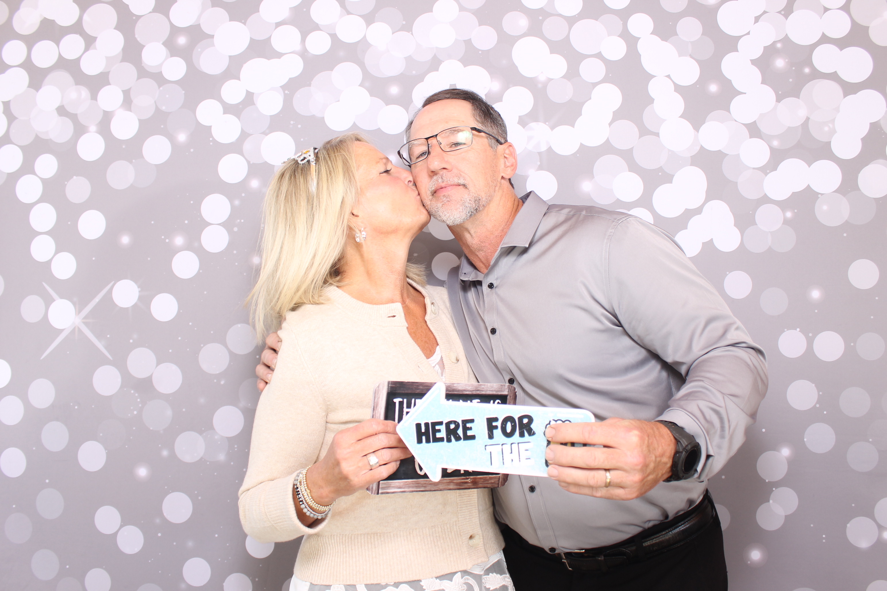 Kelsey & Christian | View more photos from the event at gallery.photoboothcincy.com/u/PhotoBoothCincy/Kelsey-Christian