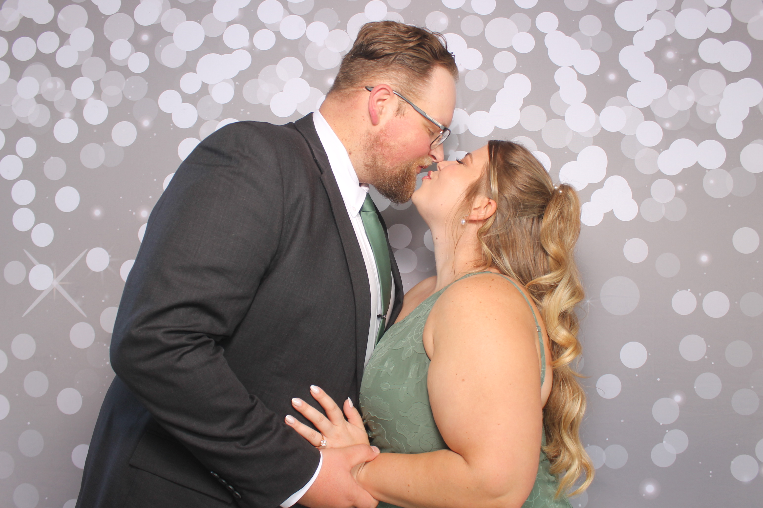 Kelsey & Christian | View more photos from the event at gallery.photoboothcincy.com/u/PhotoBoothCincy/Kelsey-Christian