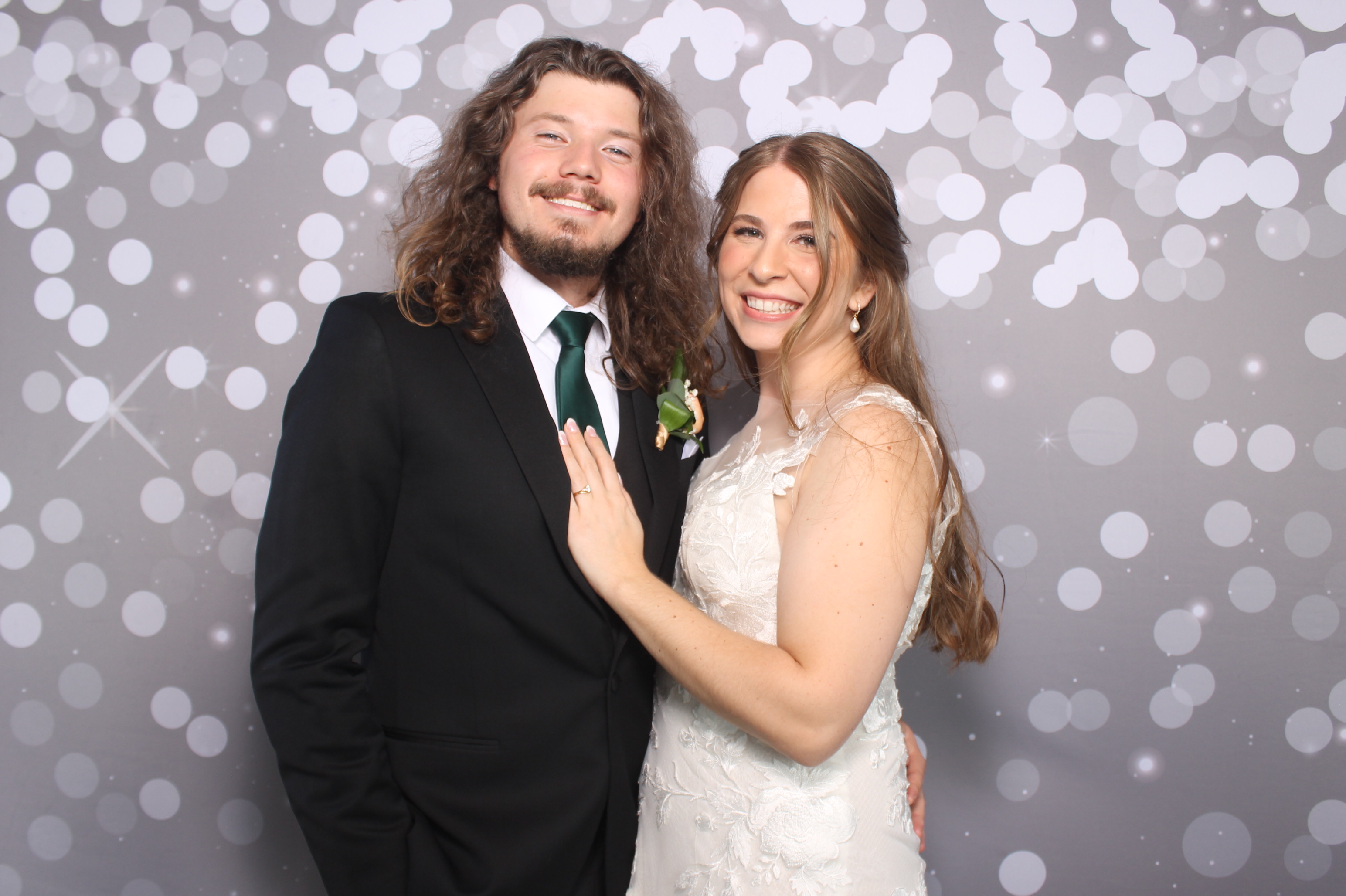 Kelsey & Christian | View more photos from the event at gallery.photoboothcincy.com/u/PhotoBoothCincy/Kelsey-Christian