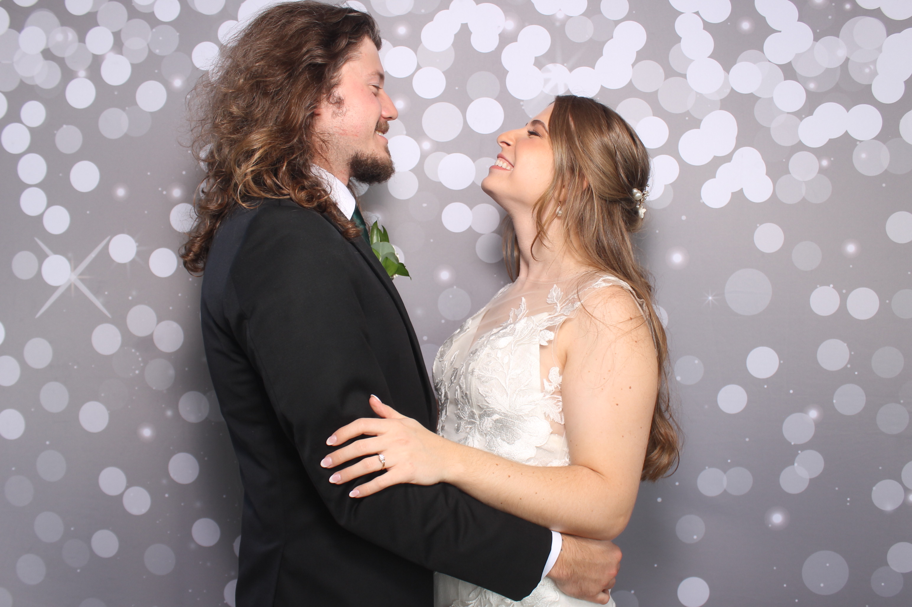 Kelsey & Christian | View more photos from the event at gallery.photoboothcincy.com/u/PhotoBoothCincy/Kelsey-Christian