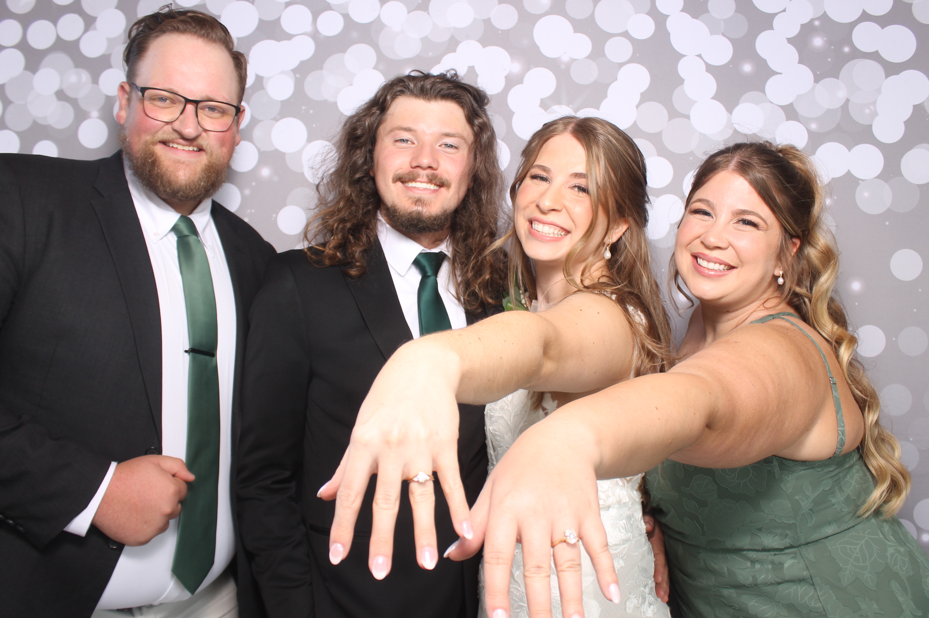Kelsey & Christian | View more photos from the event at gallery.photoboothcincy.com/u/PhotoBoothCincy/Kelsey-Christian