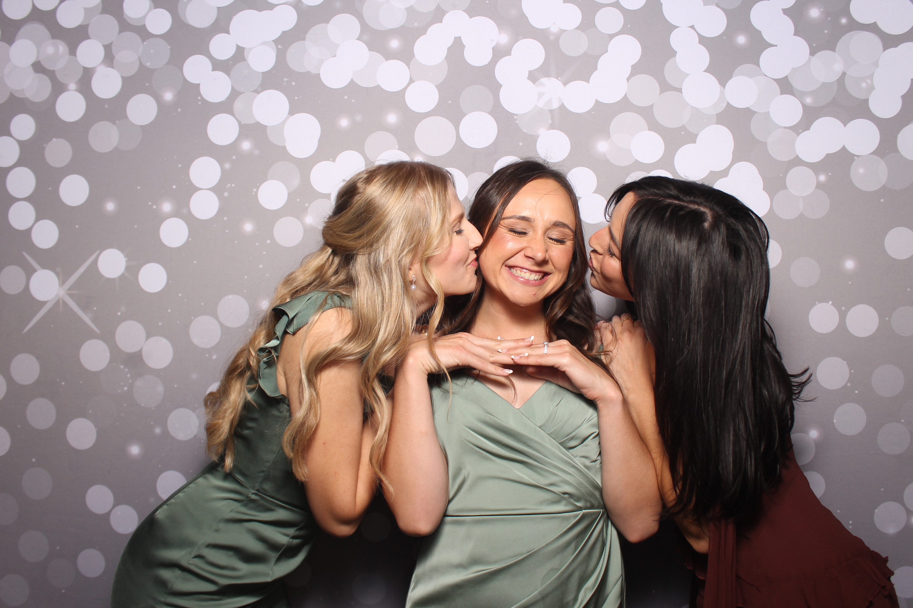 Kelsey & Christian | View more photos from the event at gallery.photoboothcincy.com/u/PhotoBoothCincy/Kelsey-Christian