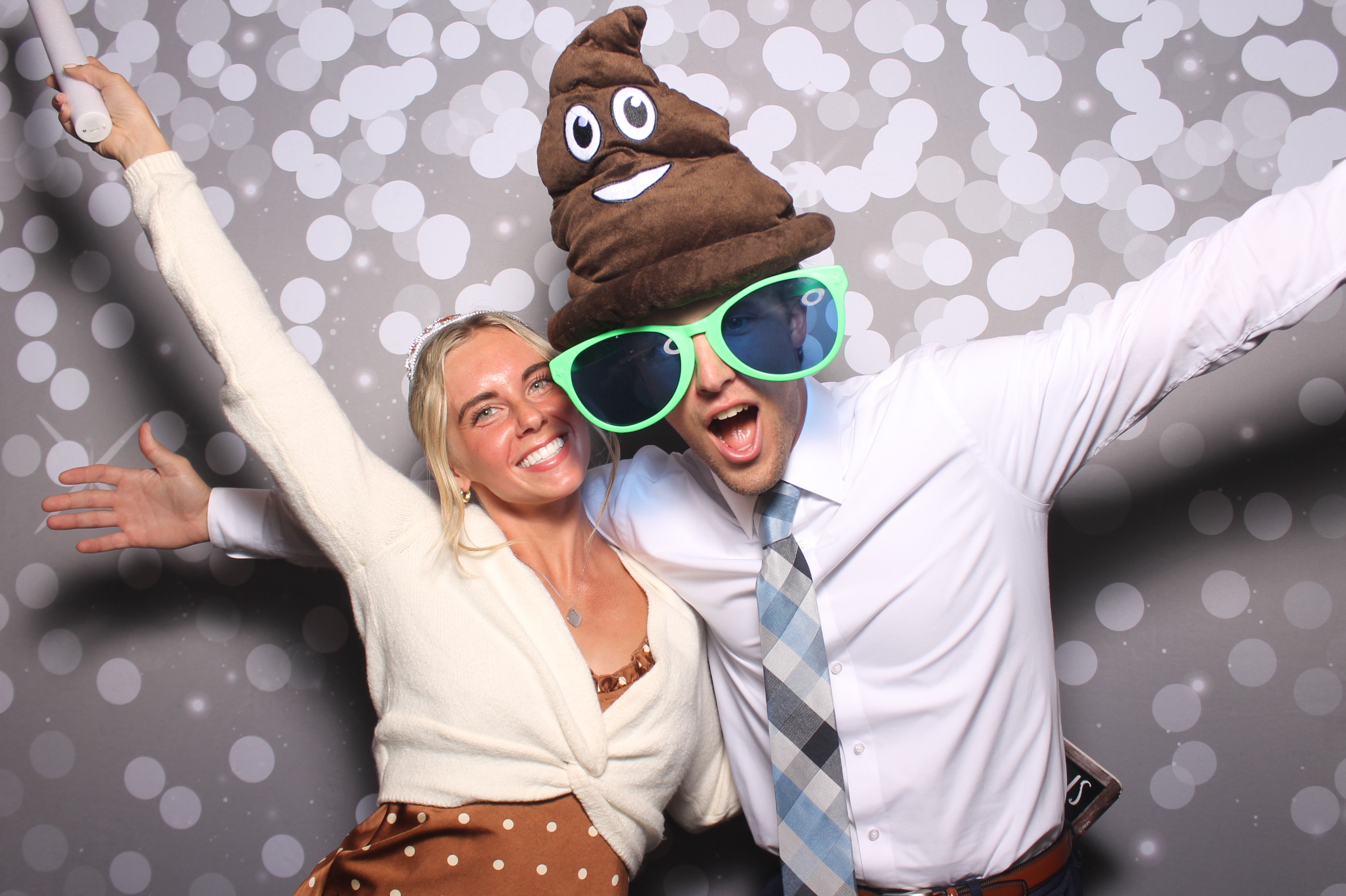 Kelsey & Christian | View more photos from the event at gallery.photoboothcincy.com/u/PhotoBoothCincy/Kelsey-Christian