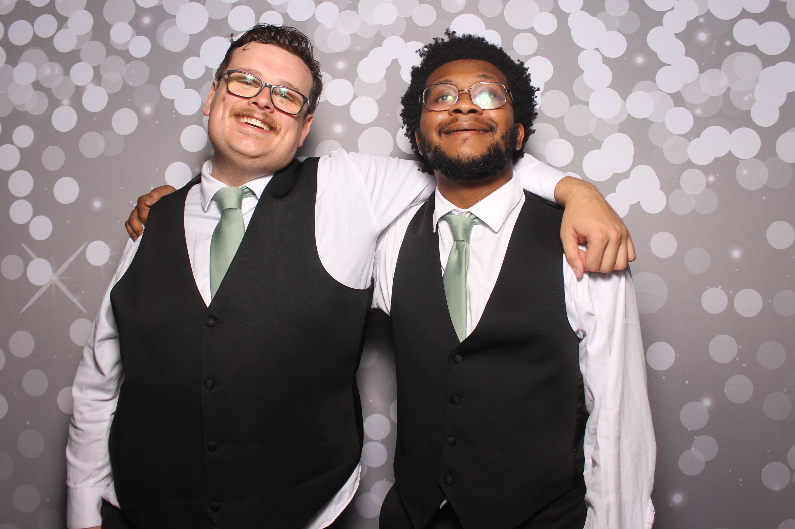 Kelsey & Christian | View more photos from the event at gallery.photoboothcincy.com/u/PhotoBoothCincy/Kelsey-Christian
