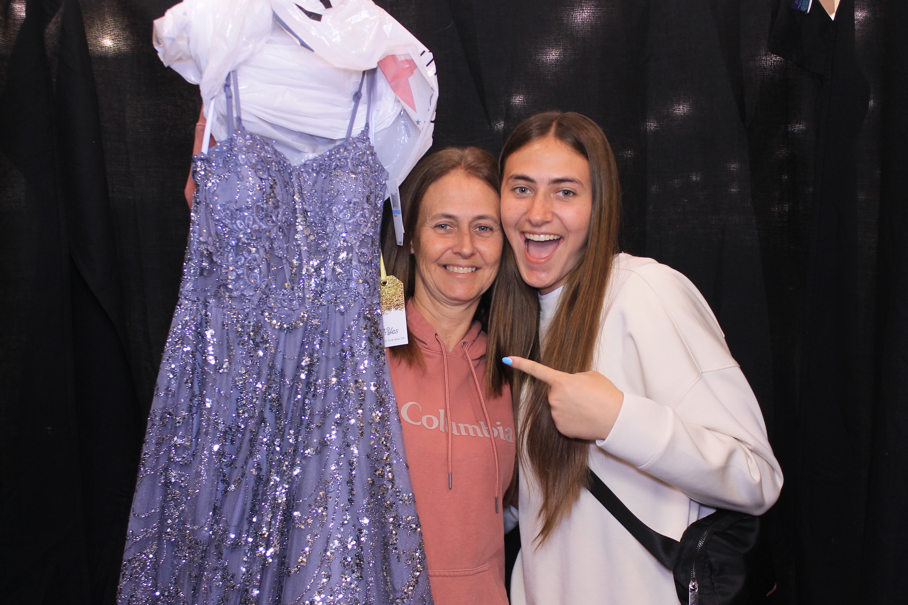 Kenwood Macys Prom Passport! | View more photos from the event at gallery.photoboothcincy.com/u/PhotoBoothCincy/Kenwood-Macys-Prom-Passport