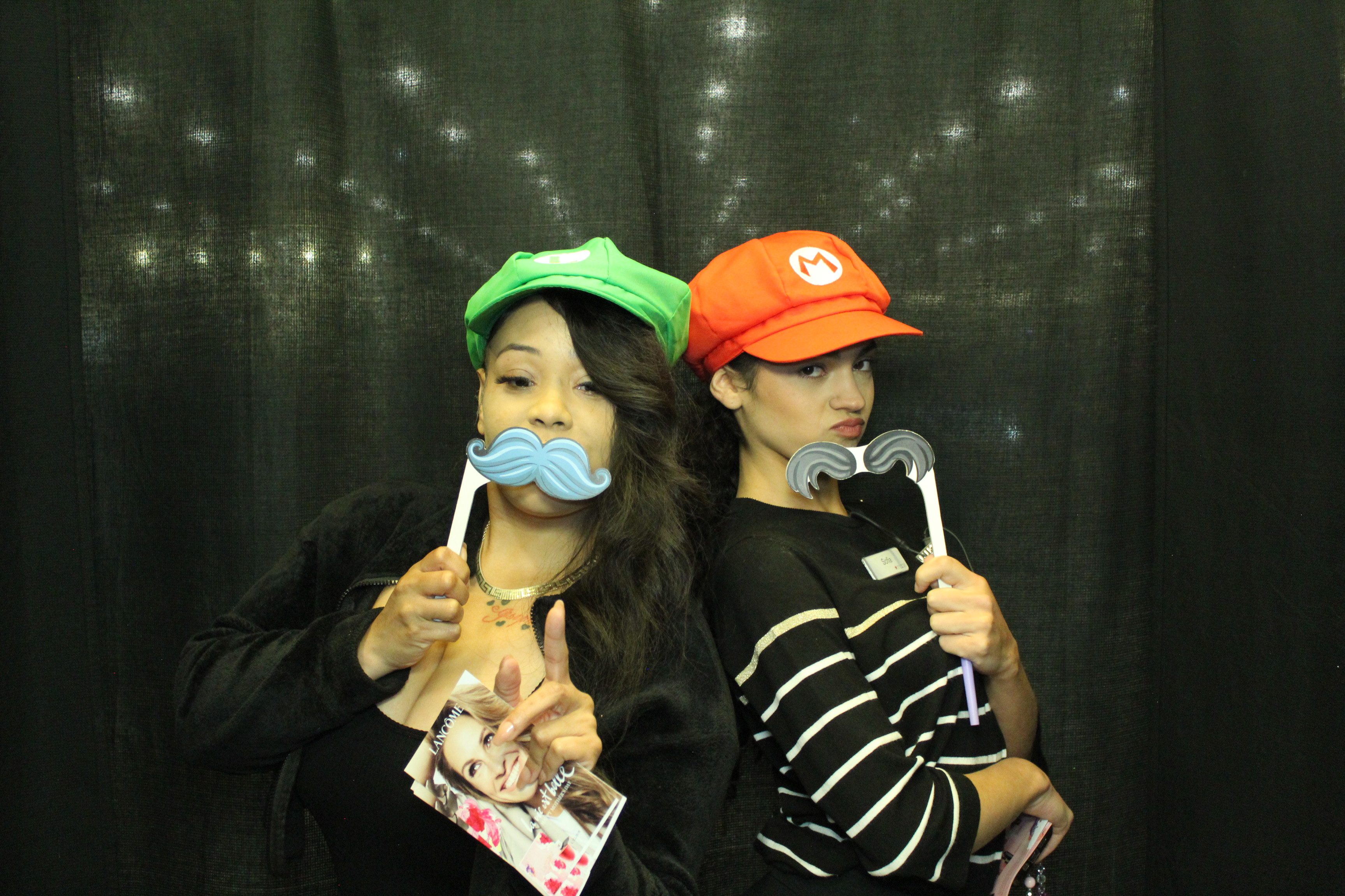 Kenwood Macys | View more photos from the event at gallery.photoboothcincy.com/u/PhotoBoothCincy/Kenwood-Macys