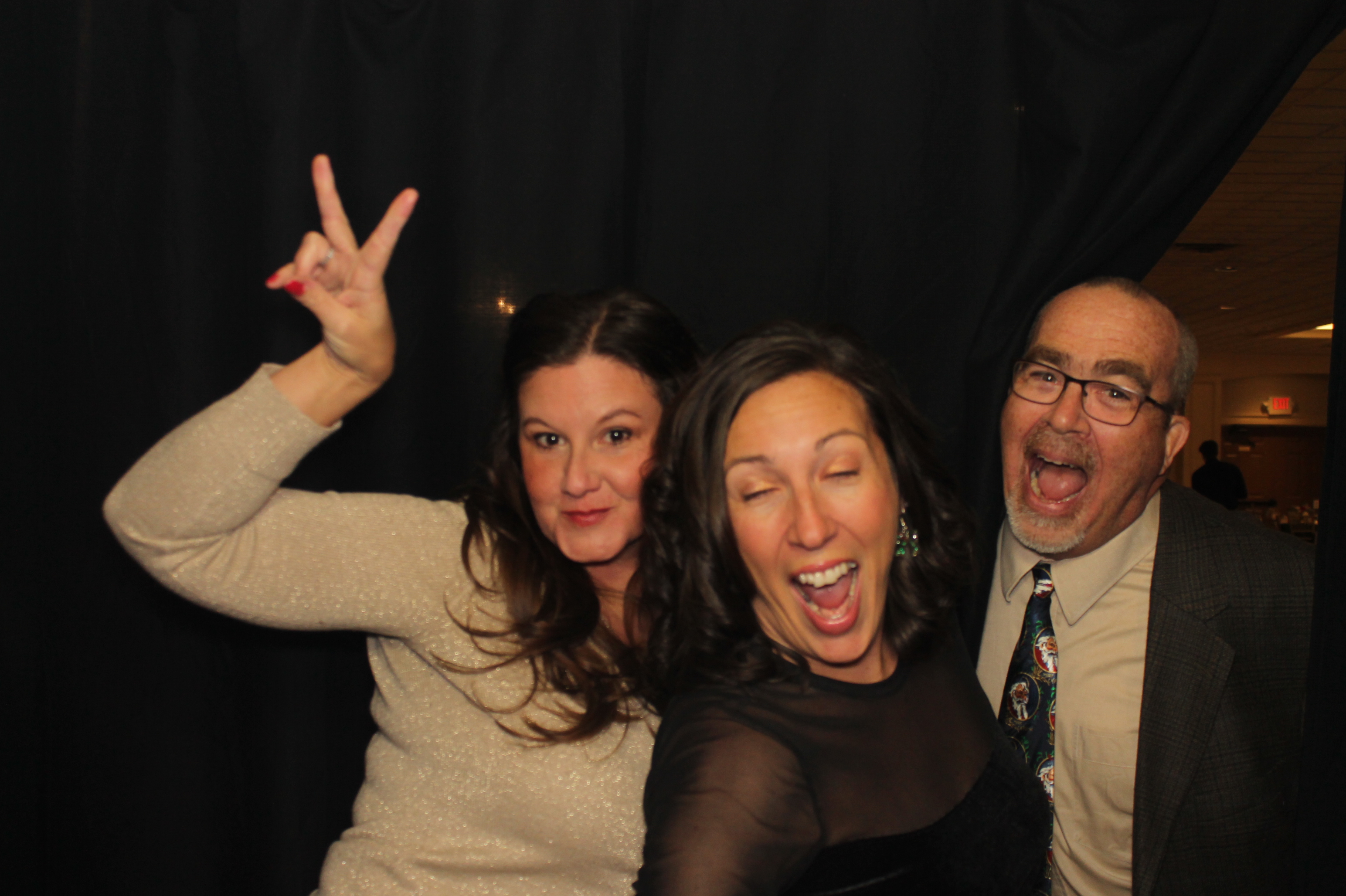 Kittyhawk AOC Christmas | View more photos from the event at gallery.photoboothcincy.com/u/PhotoBoothCincy/Kittyhawk-AOC-Christmas