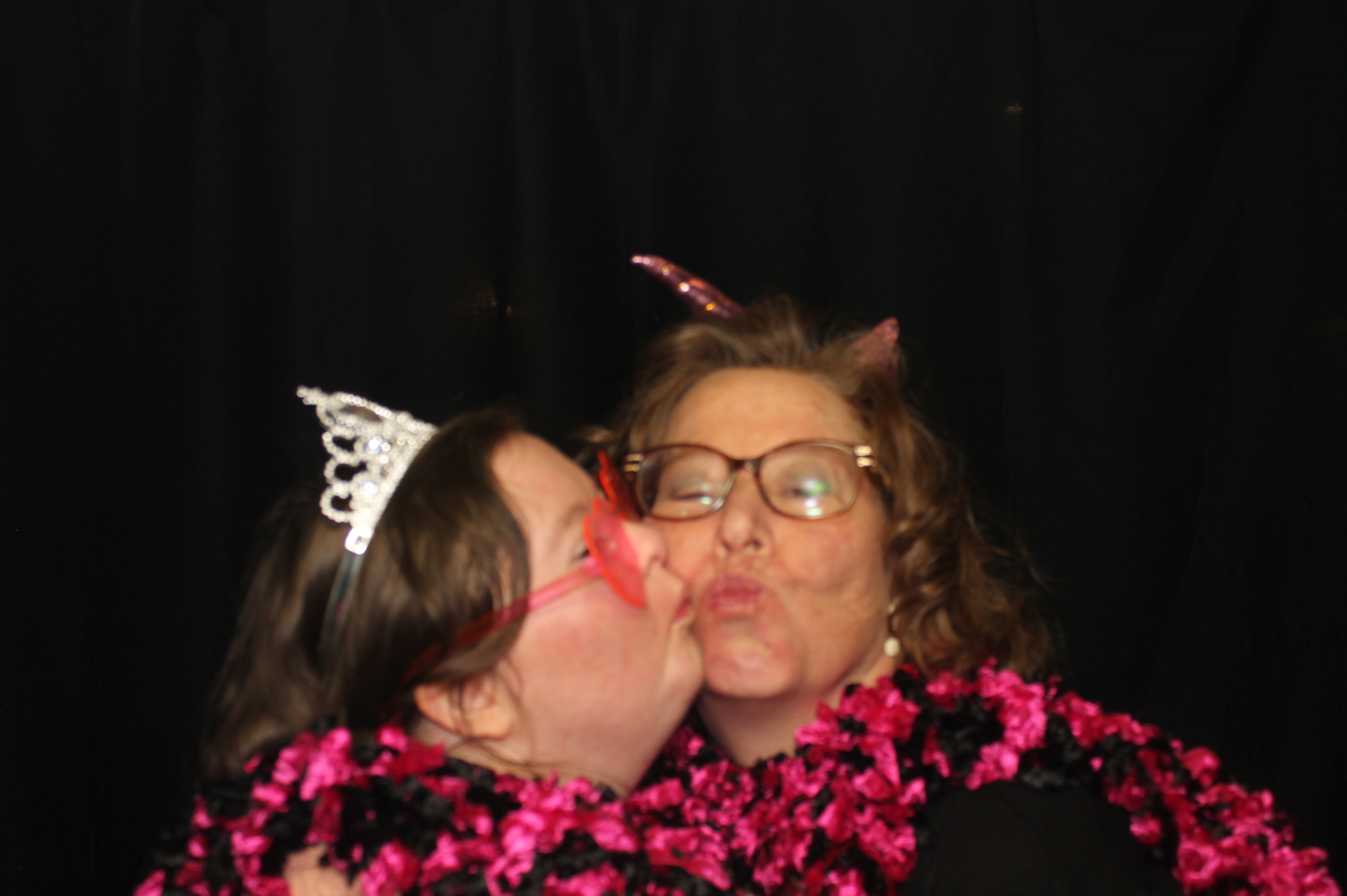 Kittyhawk AOC Christmas | View more photos from the event at gallery.photoboothcincy.com/u/PhotoBoothCincy/Kittyhawk-AOC-Christmas