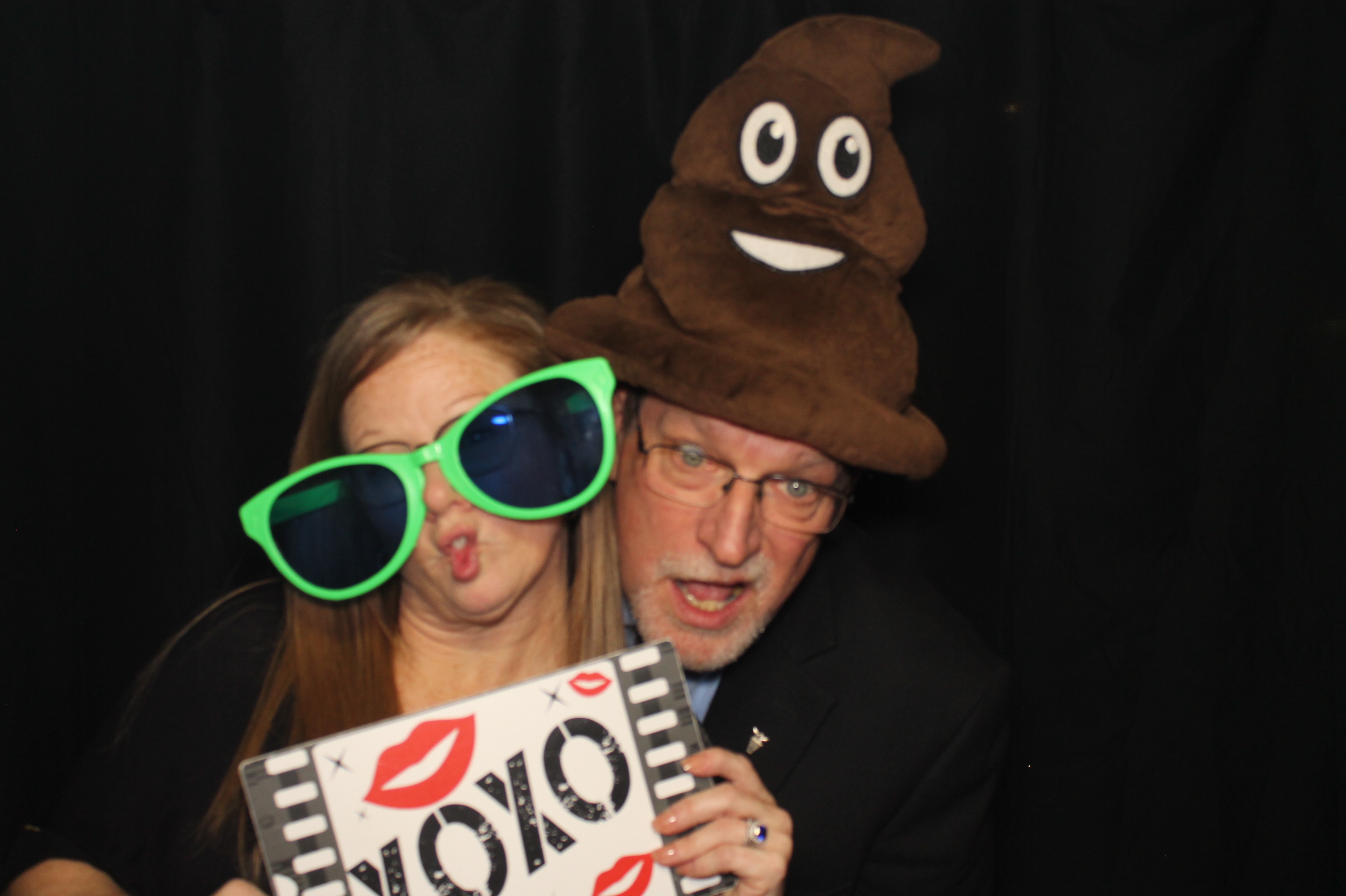 Kittyhawk AOC Christmas | View more photos from the event at gallery.photoboothcincy.com/u/PhotoBoothCincy/Kittyhawk-AOC-Christmas