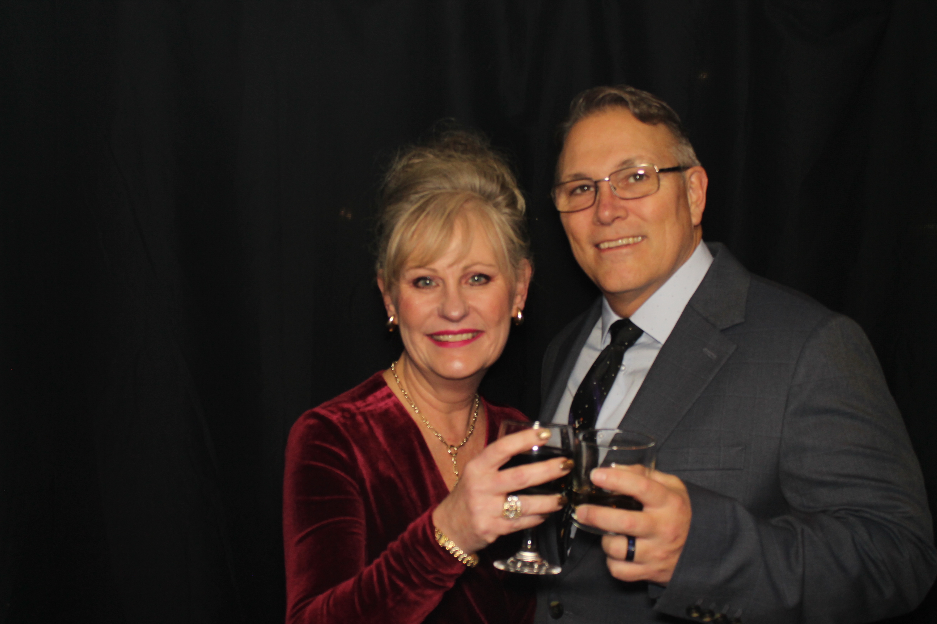 Kittyhawk AOC Christmas | View more photos from the event at gallery.photoboothcincy.com/u/PhotoBoothCincy/Kittyhawk-AOC-Christmas