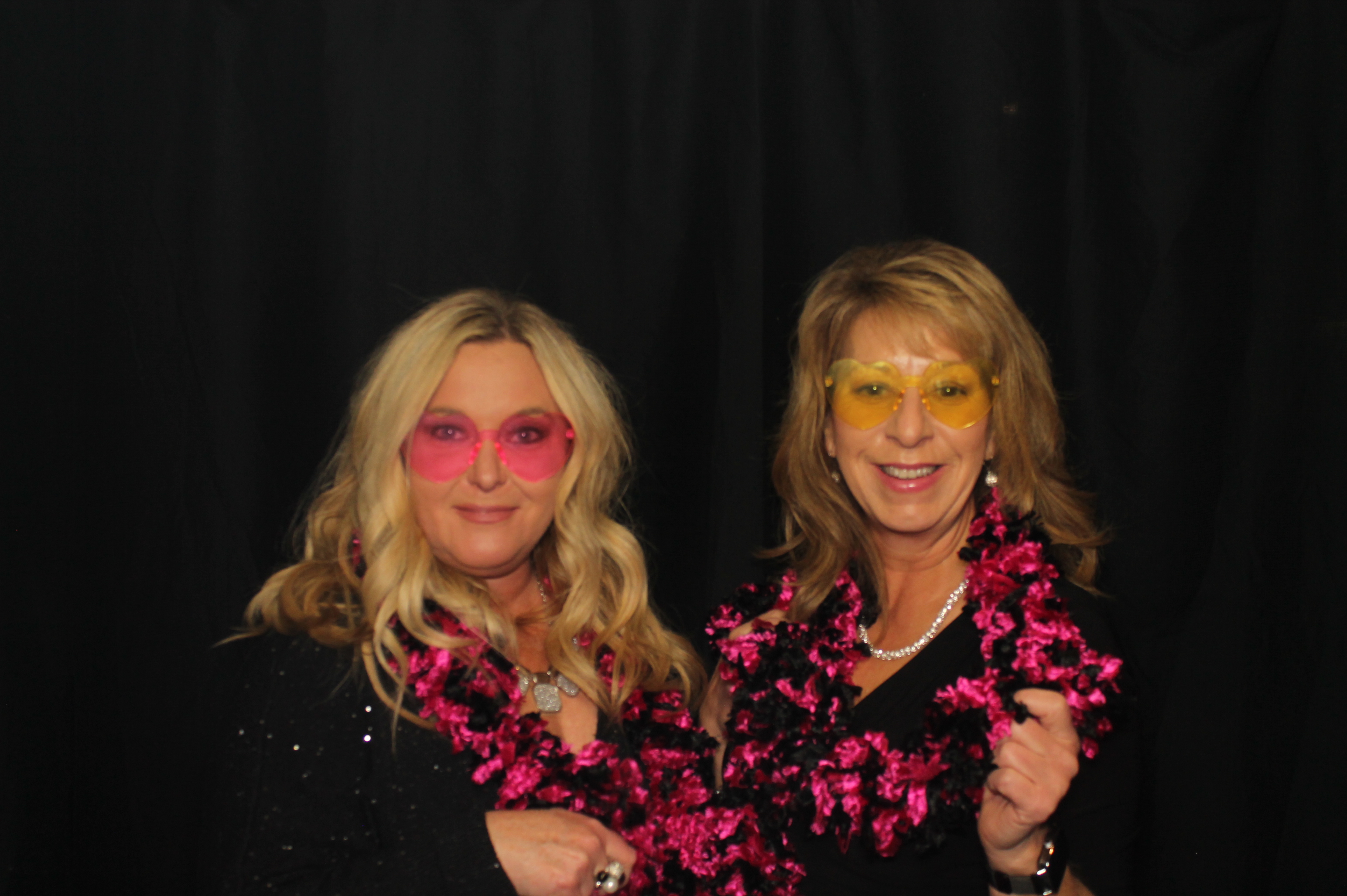 Kittyhawk AOC Christmas | View more photos from the event at gallery.photoboothcincy.com/u/PhotoBoothCincy/Kittyhawk-AOC-Christmas