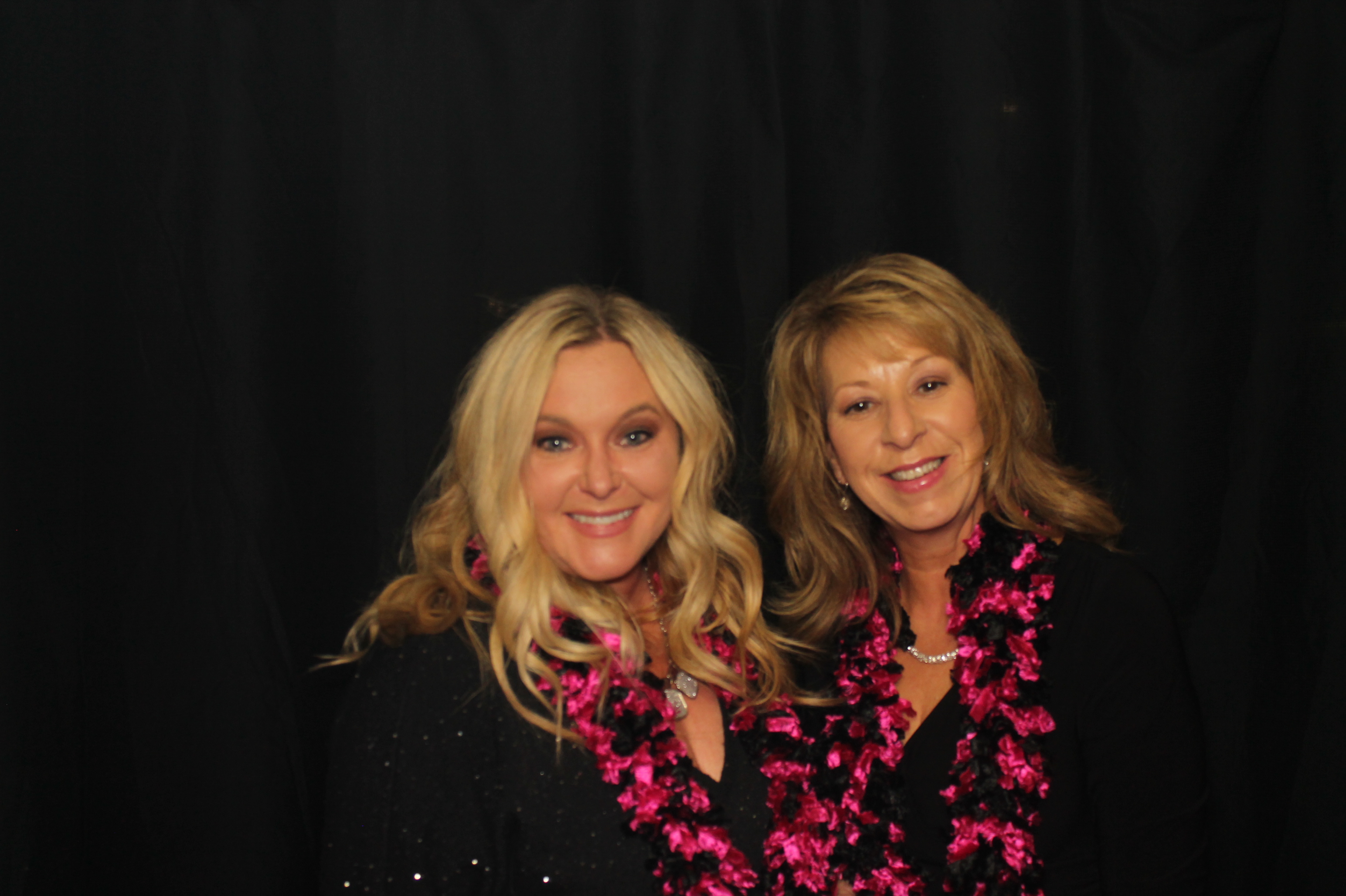 Kittyhawk AOC Christmas | View more photos from the event at gallery.photoboothcincy.com/u/PhotoBoothCincy/Kittyhawk-AOC-Christmas