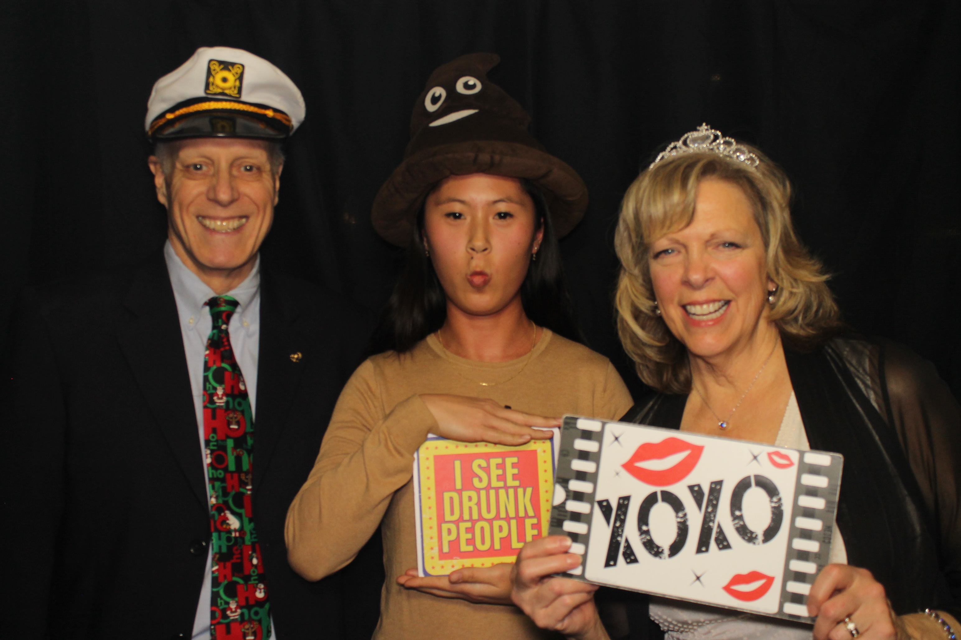 Kittyhawk AOC Christmas | View more photos from the event at gallery.photoboothcincy.com/u/PhotoBoothCincy/Kittyhawk-AOC-Christmas