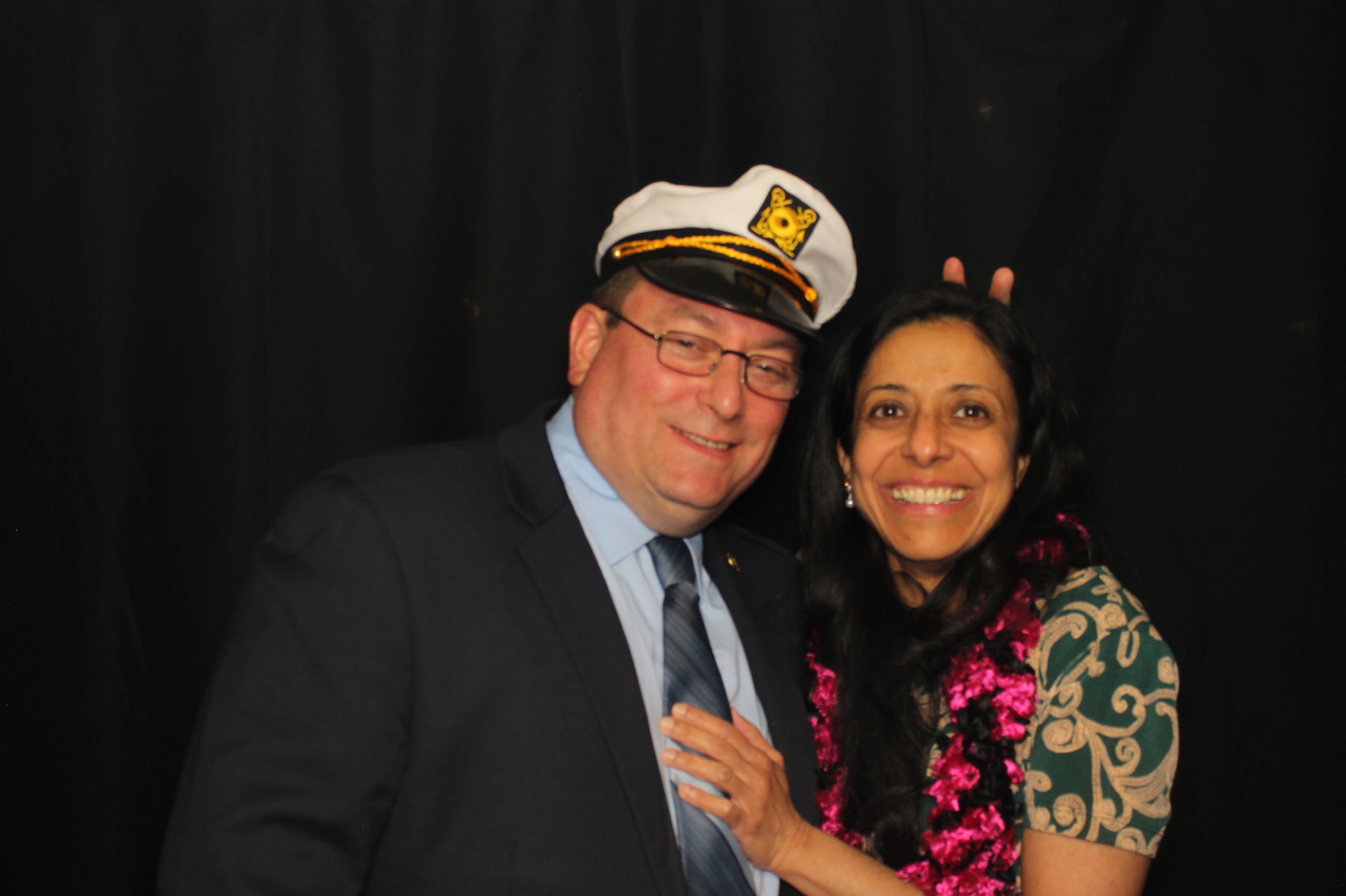 Kittyhawk AOC Christmas | View more photos from the event at gallery.photoboothcincy.com/u/PhotoBoothCincy/Kittyhawk-AOC-Christmas