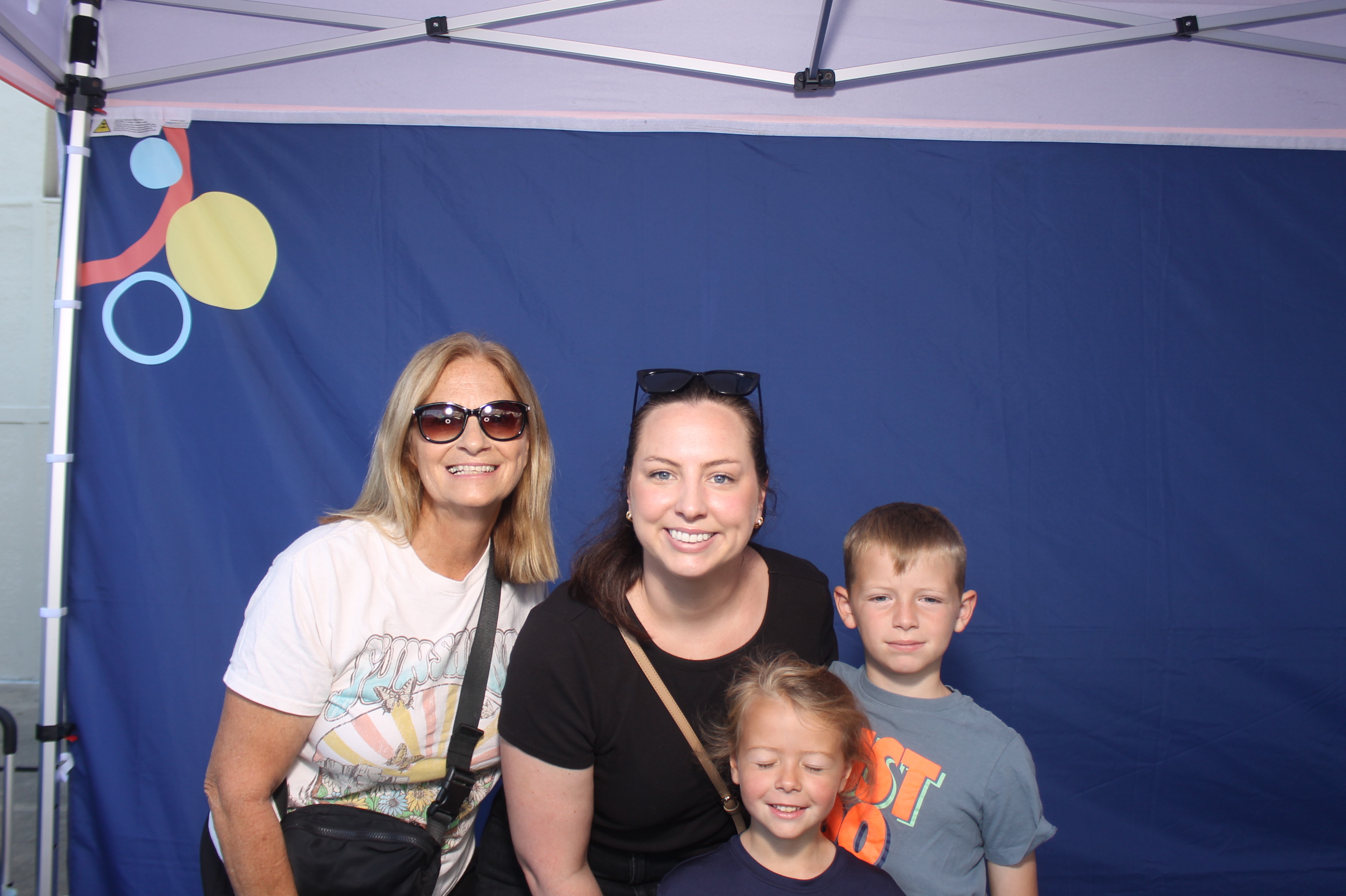 Kroger Wellness Festival Visory Saturday | View more photos from the event at gallery.photoboothcincy.com/u/PhotoBoothCincy/Kroger-Wellness-Festival-Visory-Saturday
