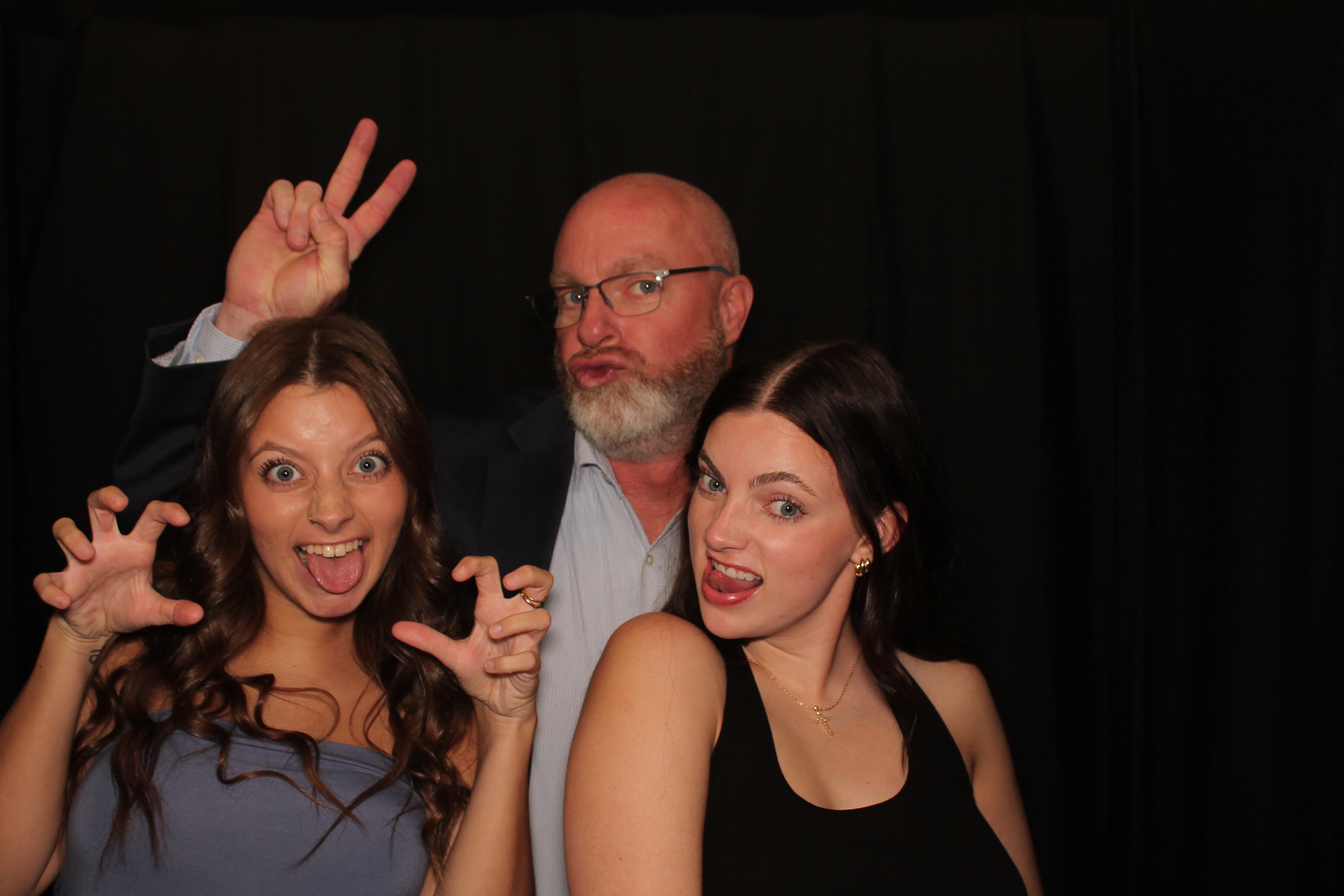 Kylie & Nick | View more photos from the event at gallery.photoboothcincy.com/u/PhotoBoothCincy/Kylie-Nick