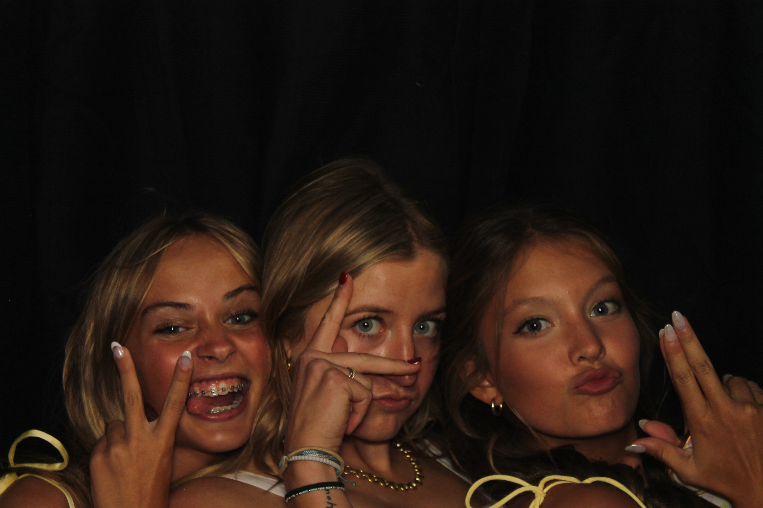 LHS Homecoming | View more photos from the event at gallery.photoboothcincy.com/u/PhotoBoothCincy/LHS-Homecoming