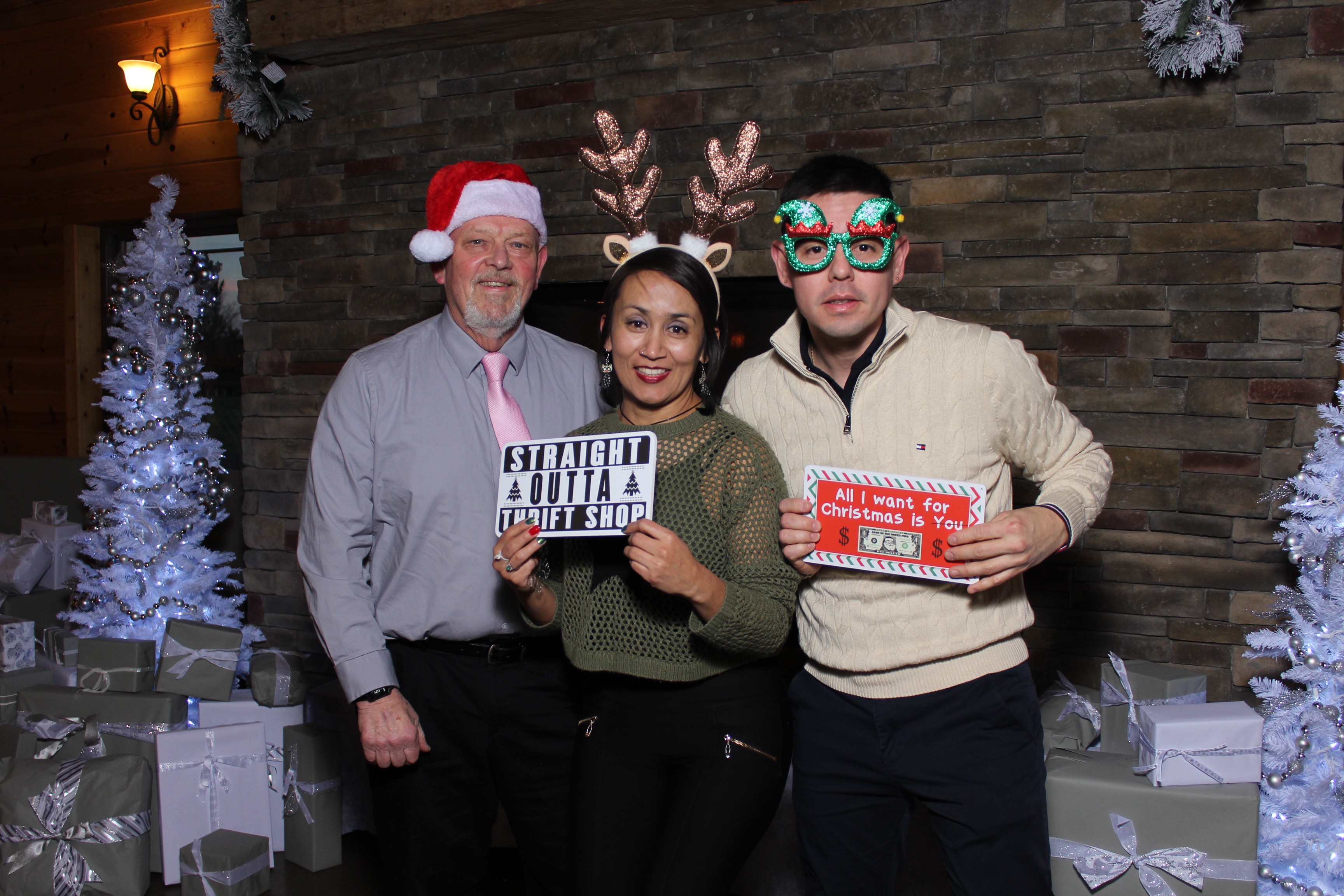 Lahlouh Holiday Party | View more photos from the event at gallery.photoboothcincy.com/u/PhotoBoothCincy/Lahlouh-Holiday-Party-0