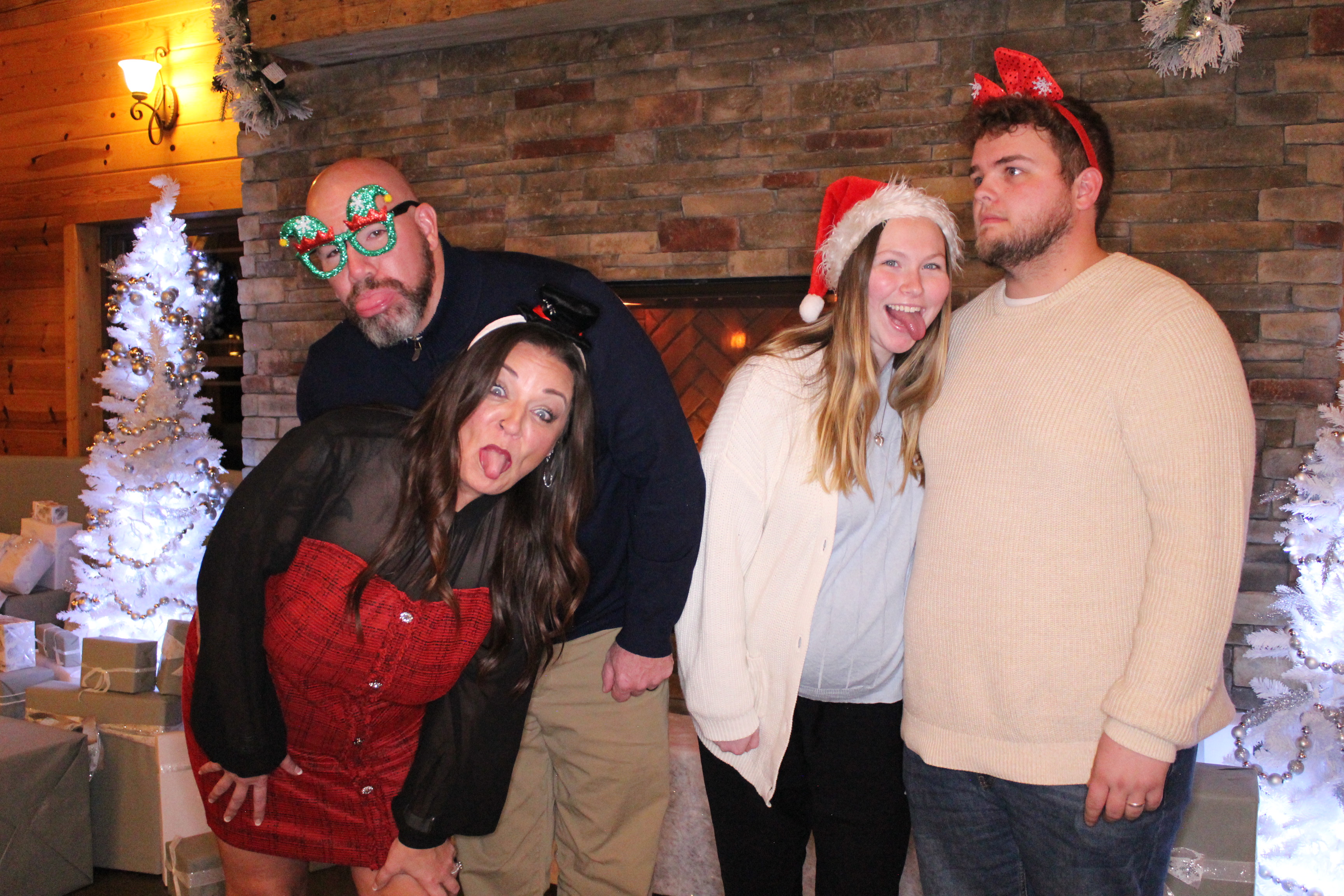 Lahlouh Holiday Party | View more photos from the event at gallery.photoboothcincy.com/u/PhotoBoothCincy/Lahlouh-Holiday-Party-0