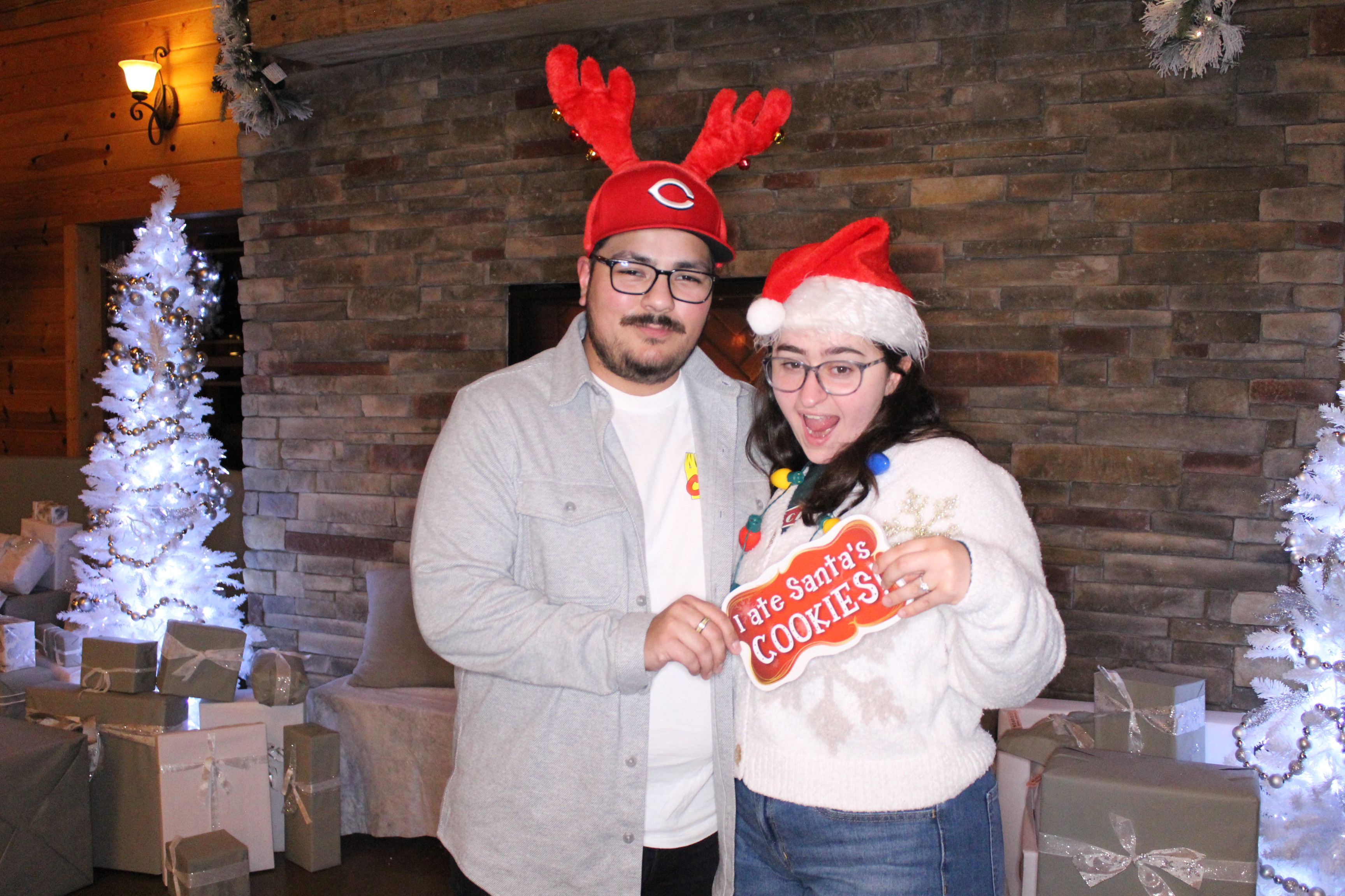 Lahlouh Holiday Party | View more photos from the event at gallery.photoboothcincy.com/u/PhotoBoothCincy/Lahlouh-Holiday-Party-0