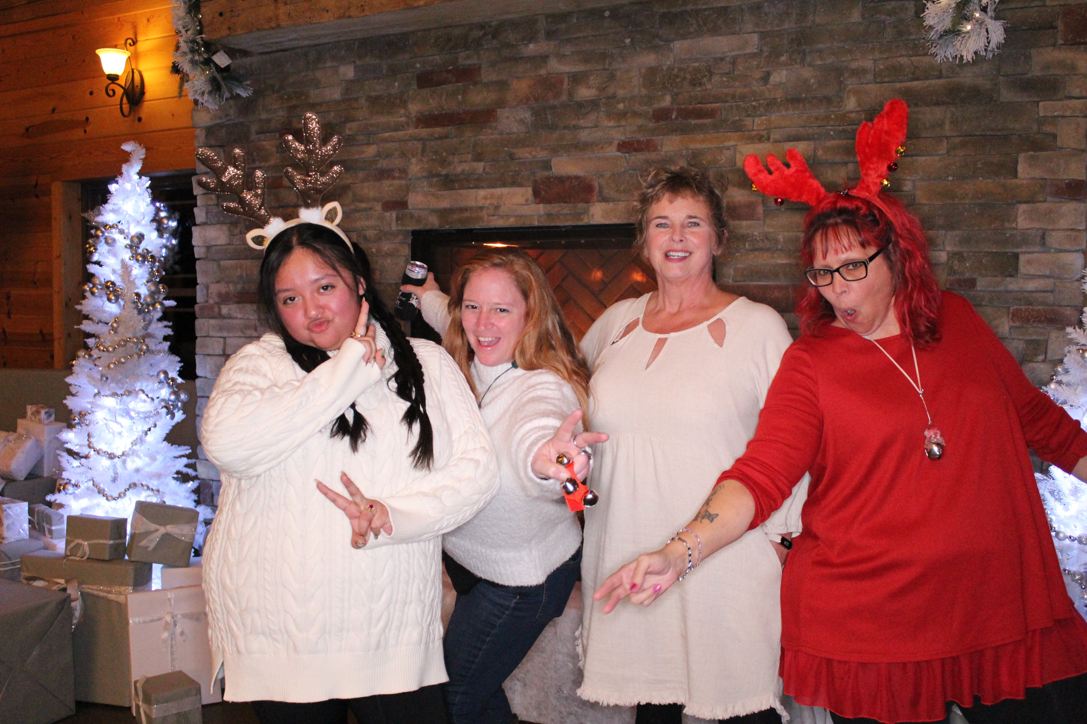 Lahlouh Holiday Party | View more photos from the event at gallery.photoboothcincy.com/u/PhotoBoothCincy/Lahlouh-Holiday-Party-0