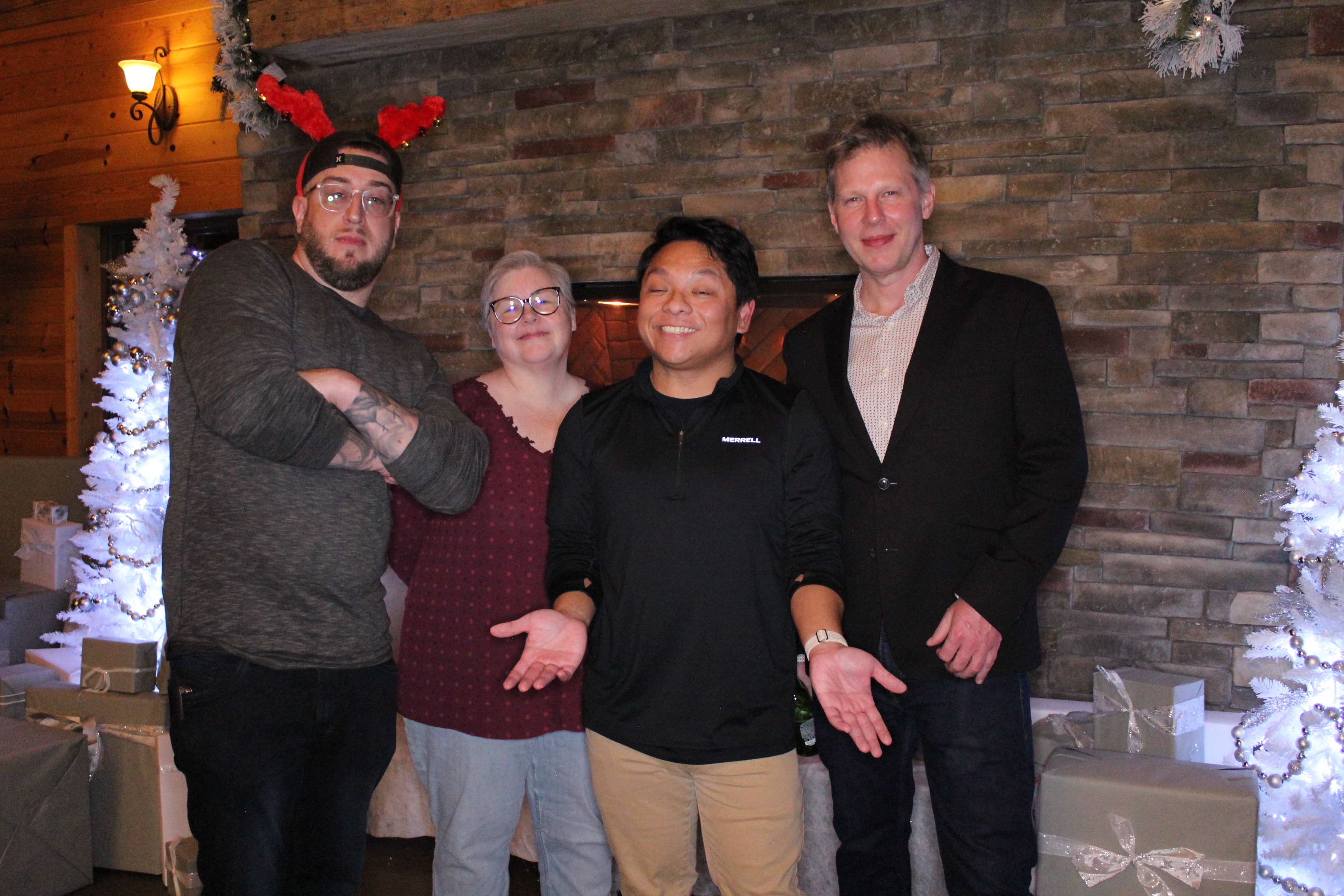 Lahlouh Holiday Party | View more photos from the event at gallery.photoboothcincy.com/u/PhotoBoothCincy/Lahlouh-Holiday-Party-0