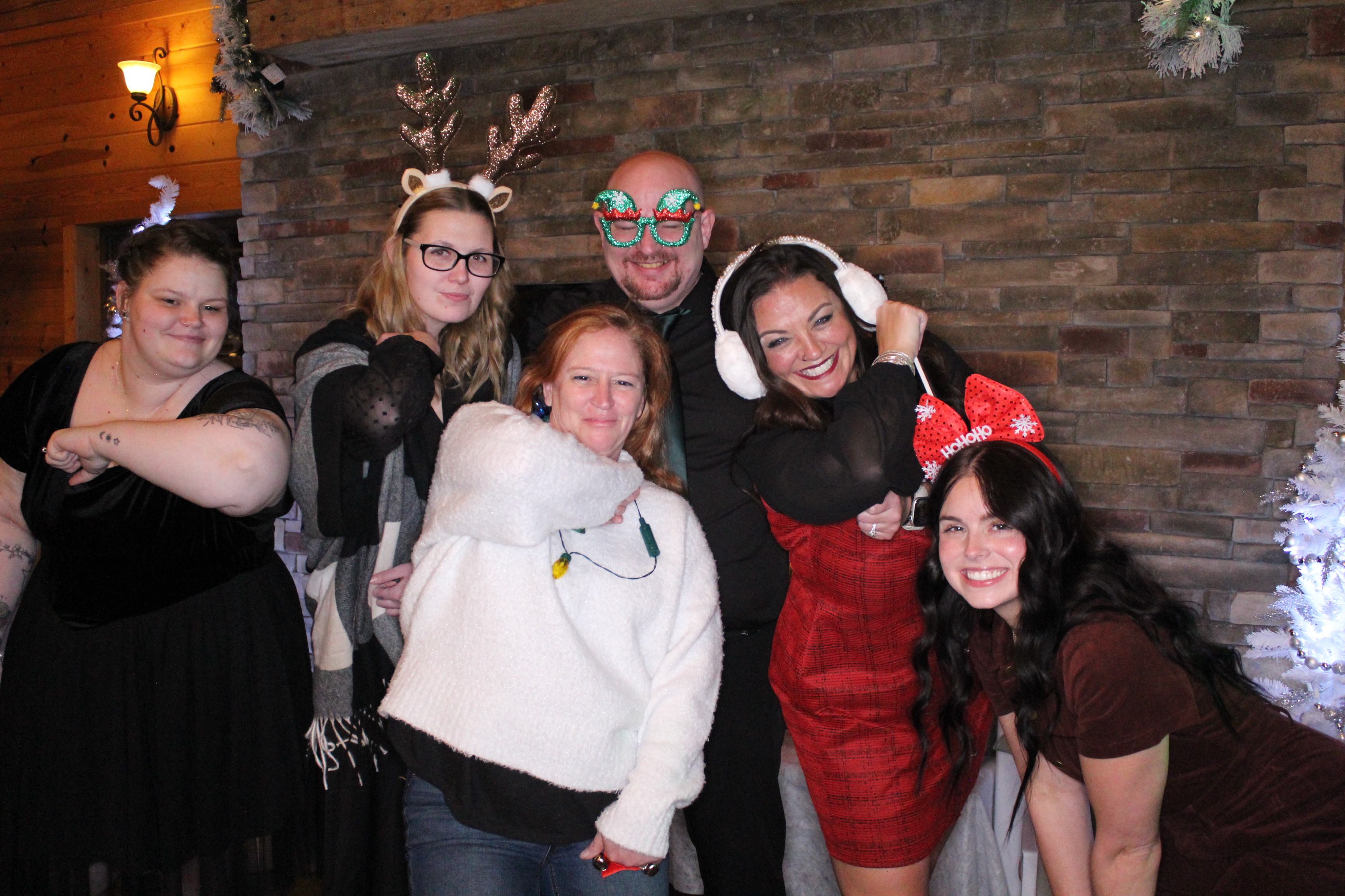Lahlouh Holiday Party | View more photos from the event at gallery.photoboothcincy.com/u/PhotoBoothCincy/Lahlouh-Holiday-Party-0