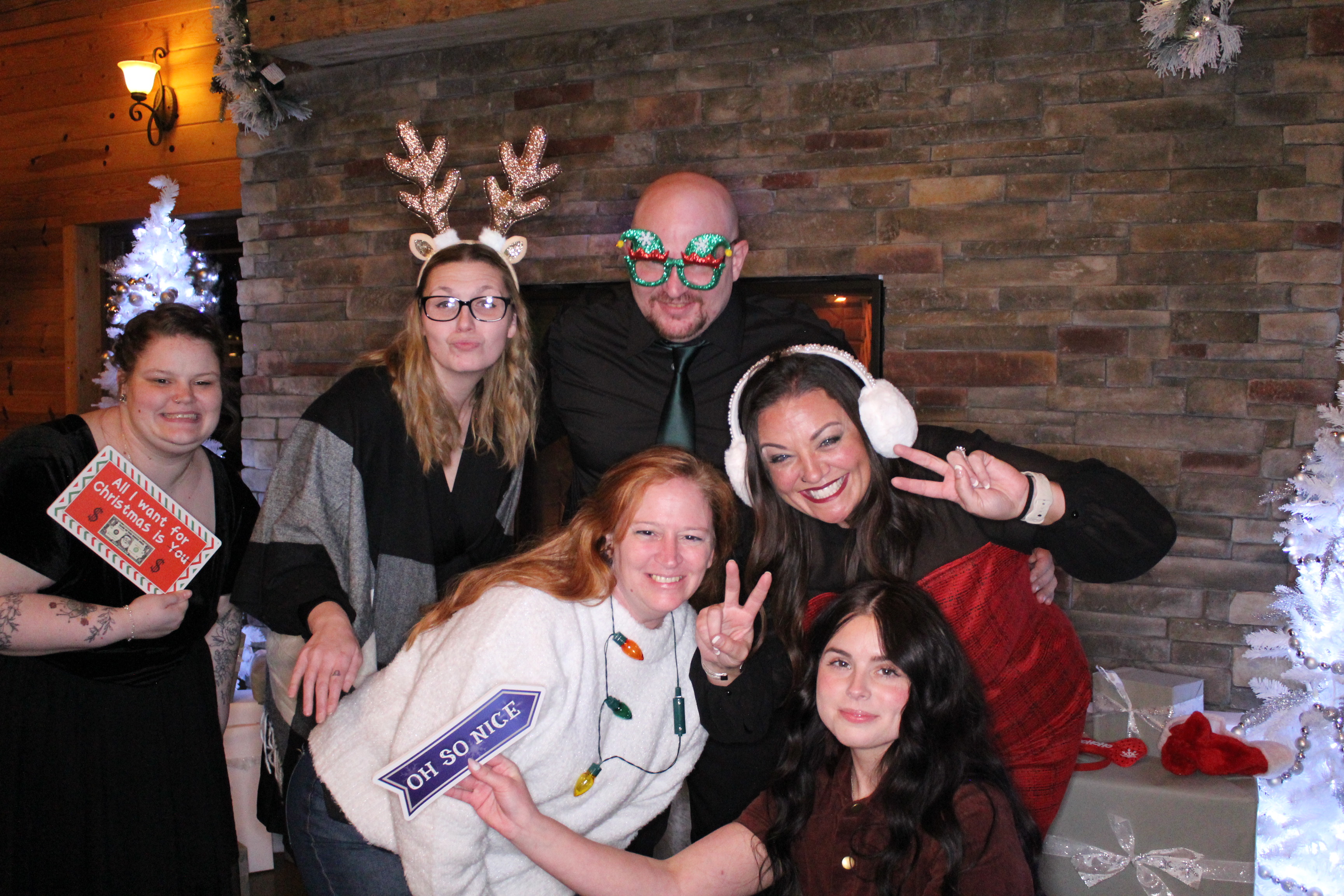Lahlouh Holiday Party | View more photos from the event at gallery.photoboothcincy.com/u/PhotoBoothCincy/Lahlouh-Holiday-Party-0