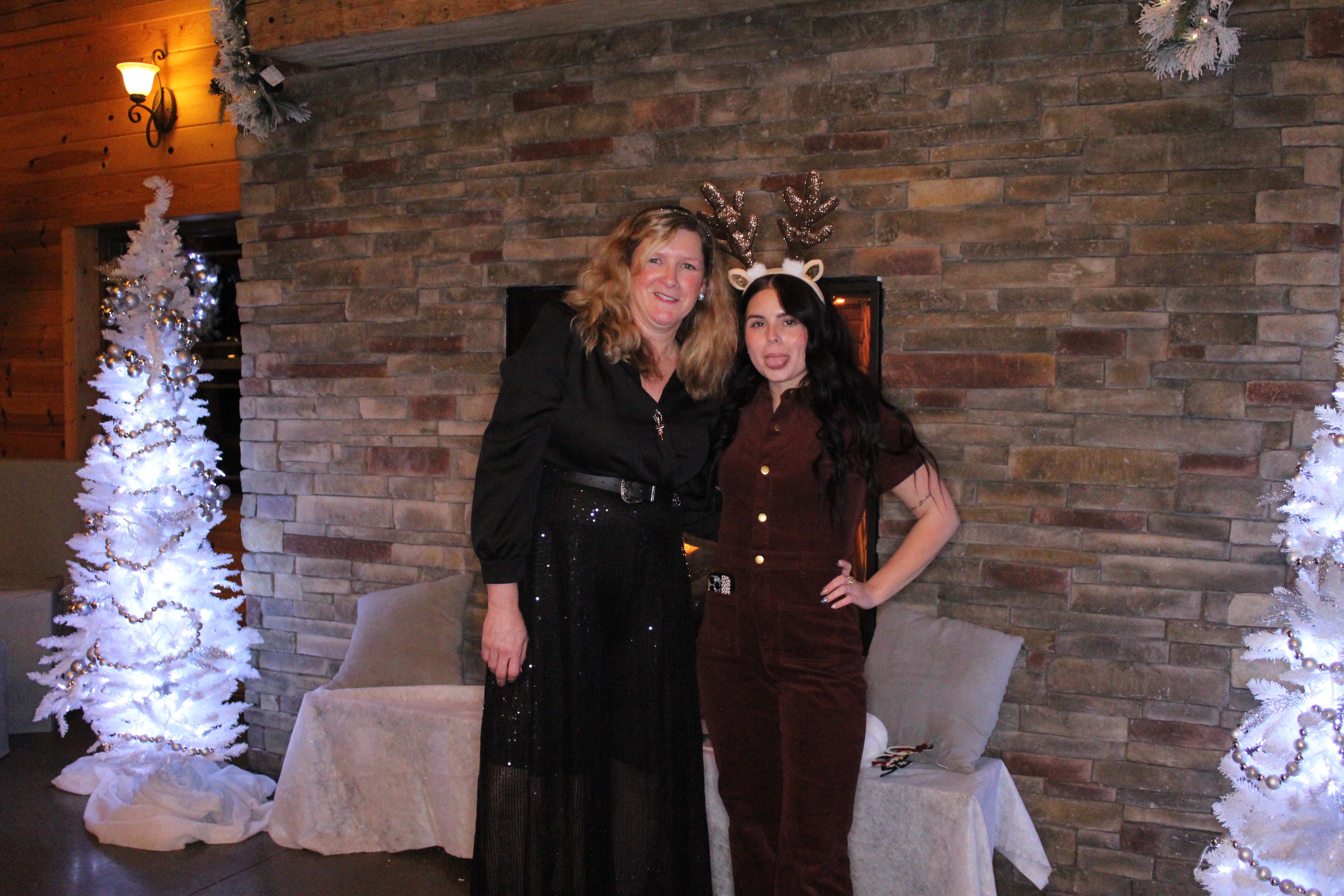 Lahlouh Holiday Party | View more photos from the event at gallery.photoboothcincy.com/u/PhotoBoothCincy/Lahlouh-Holiday-Party-0