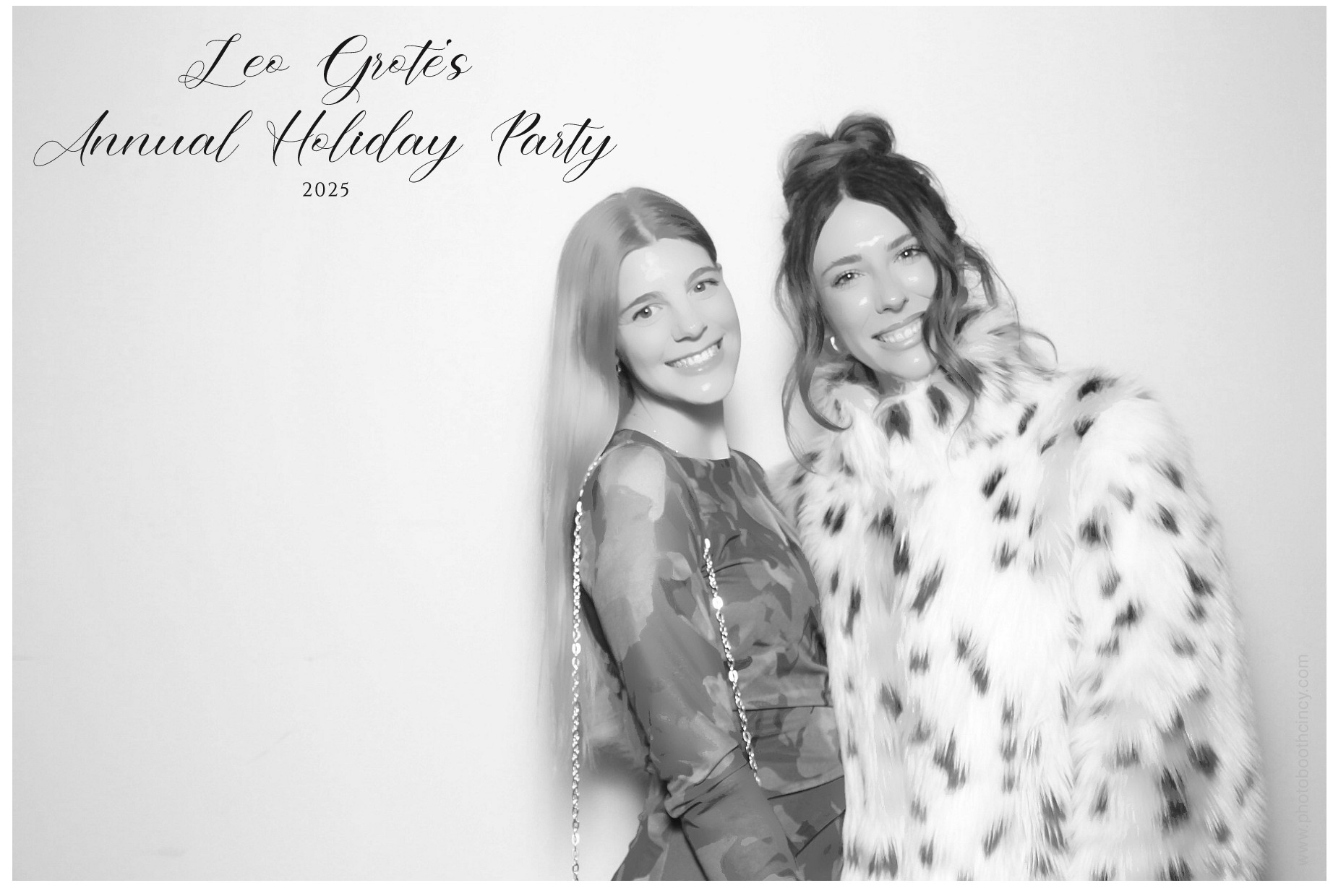 Leo Grote LPA Christmas Party | View more photos from the event at gallery.photoboothcincy.com/u/PhotoBoothCincy/Leo-Grote-LPA-Christmas-Party
