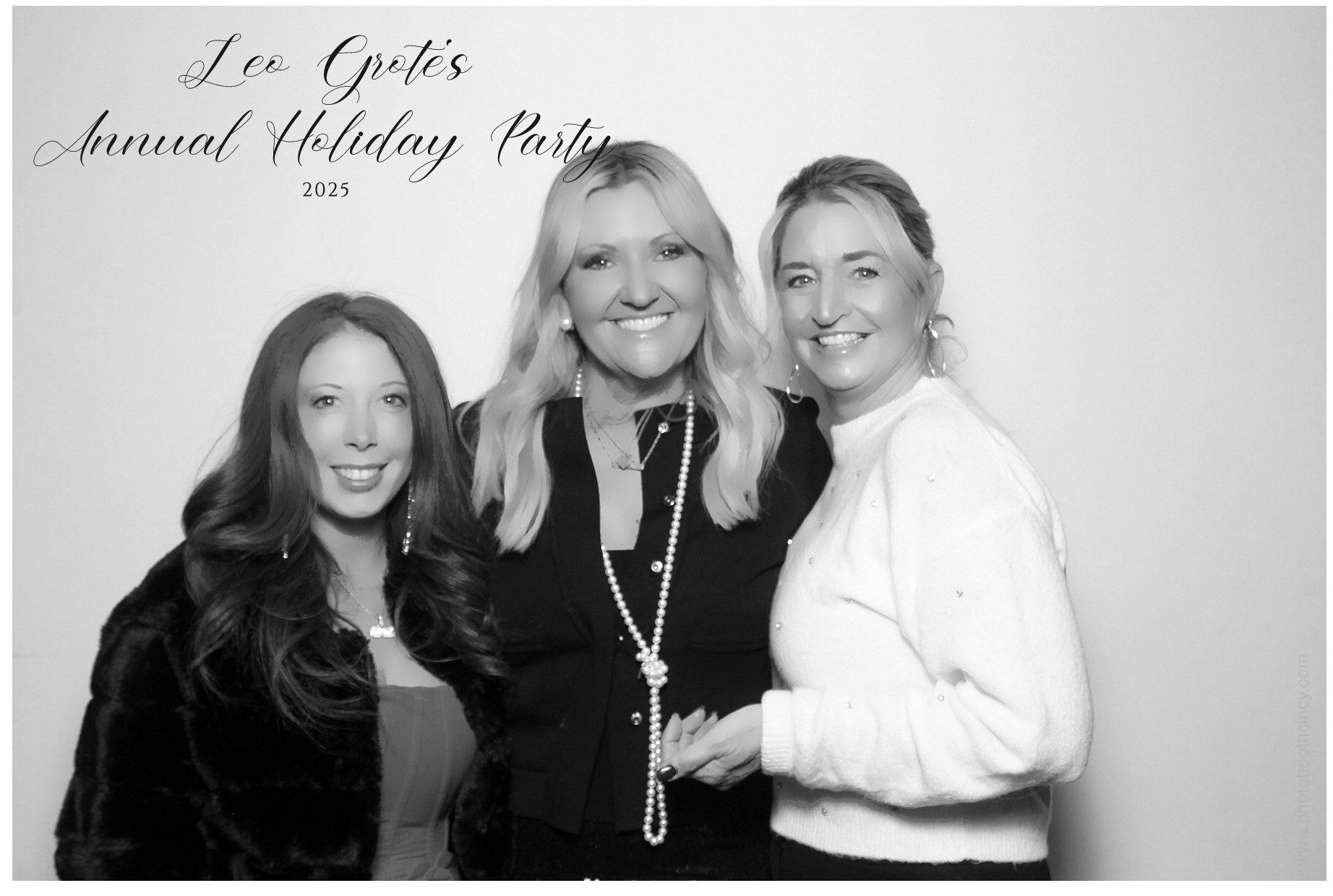 Leo Grote LPA Christmas Party | View more photos from the event at gallery.photoboothcincy.com/u/PhotoBoothCincy/Leo-Grote-LPA-Christmas-Party