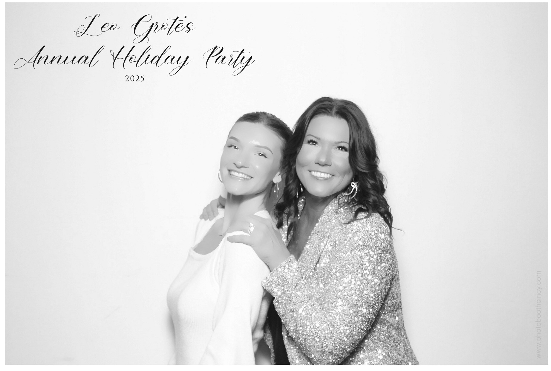 Leo Grote LPA Christmas Party | View more photos from the event at gallery.photoboothcincy.com/u/PhotoBoothCincy/Leo-Grote-LPA-Christmas-Party
