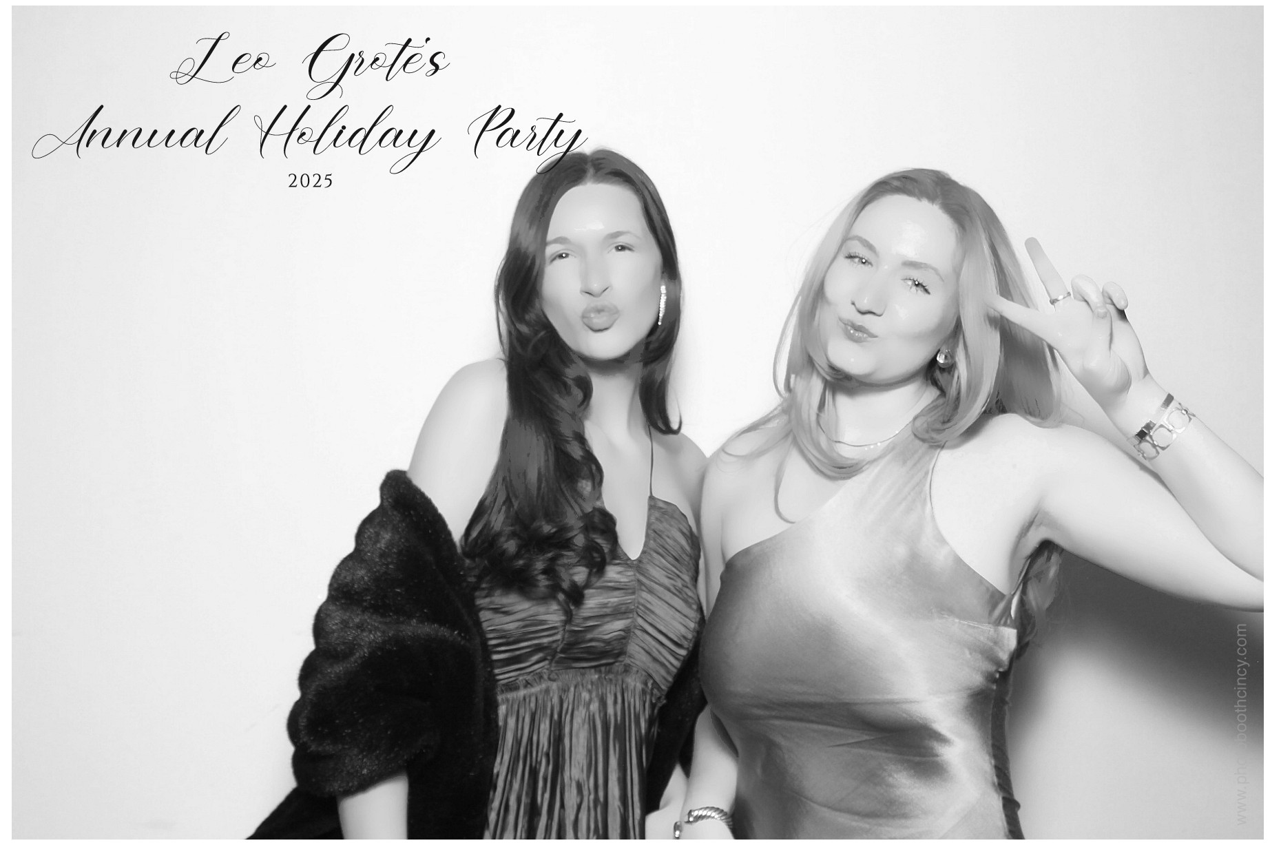 Leo Grote LPA Christmas Party | View more photos from the event at gallery.photoboothcincy.com/u/PhotoBoothCincy/Leo-Grote-LPA-Christmas-Party