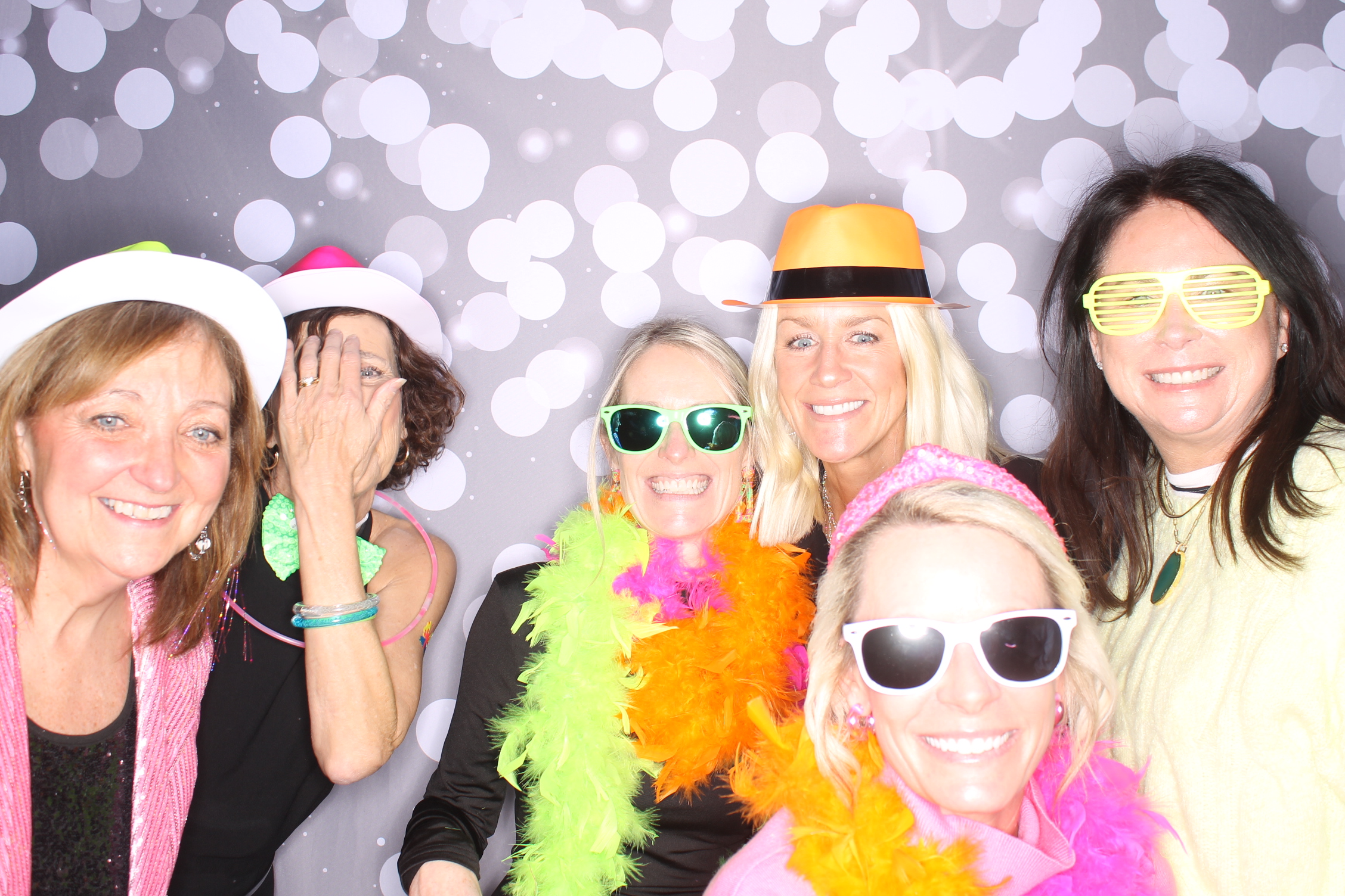 Lets Glow BSS! | View more photos from the event at gallery.photoboothcincy.com/u/PhotoBoothCincy/Lets-Glow-BSS