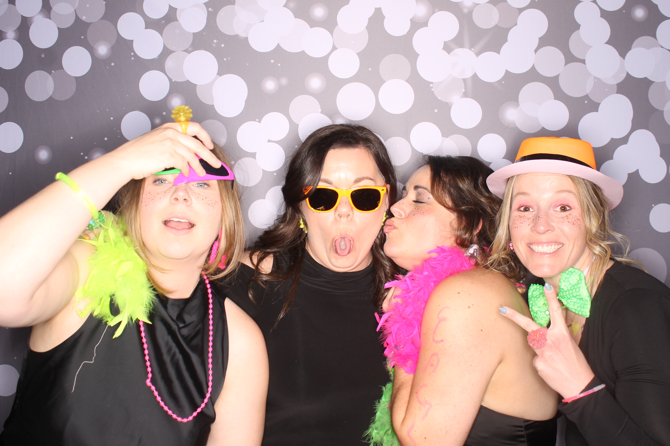 Lets Glow BSS! | View more photos from the event at gallery.photoboothcincy.com/u/PhotoBoothCincy/Lets-Glow-BSS