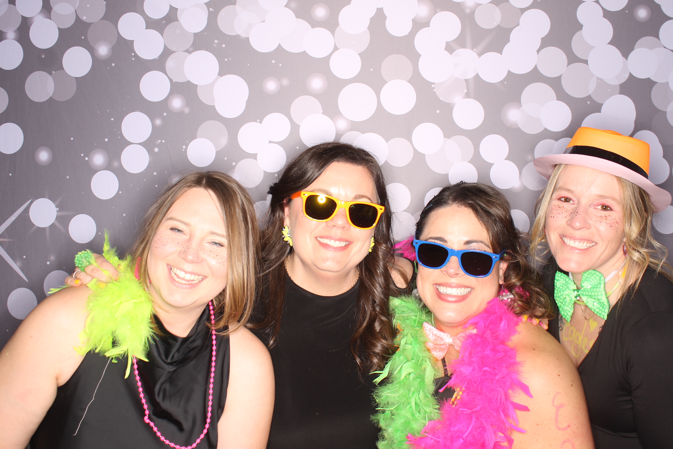 Lets Glow BSS! | View more photos from the event at gallery.photoboothcincy.com/u/PhotoBoothCincy/Lets-Glow-BSS
