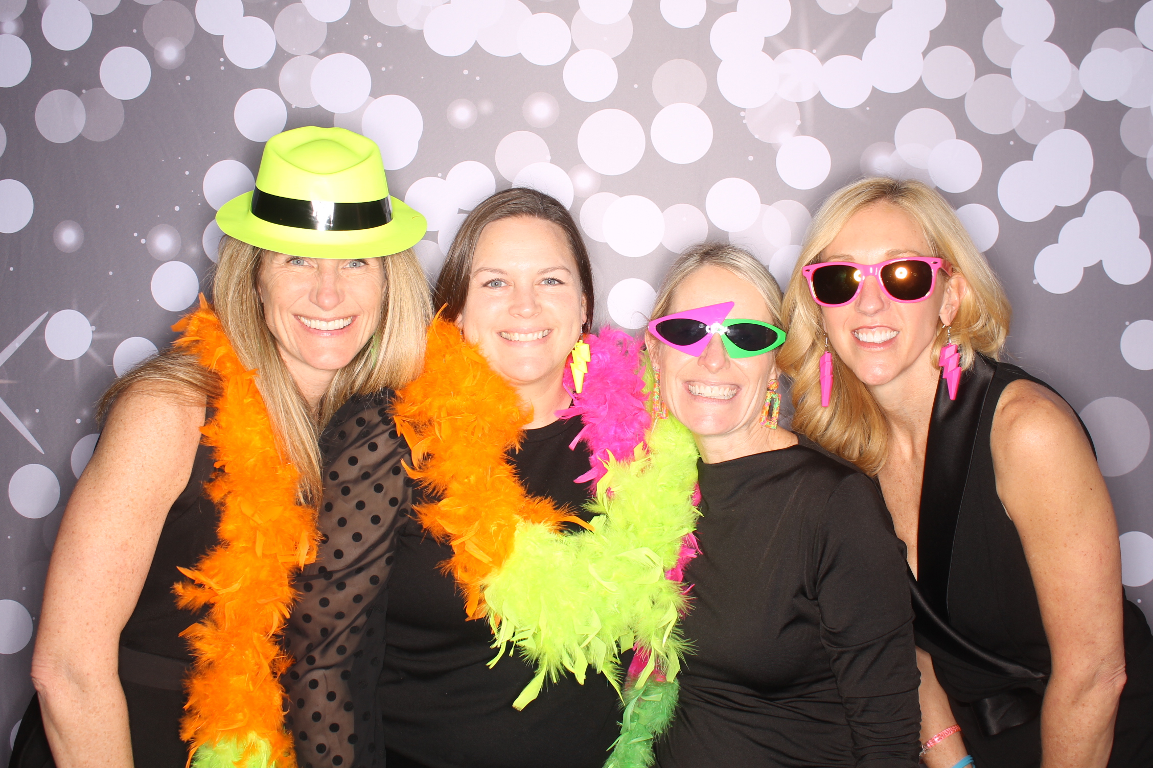 Lets Glow BSS! | View more photos from the event at gallery.photoboothcincy.com/u/PhotoBoothCincy/Lets-Glow-BSS