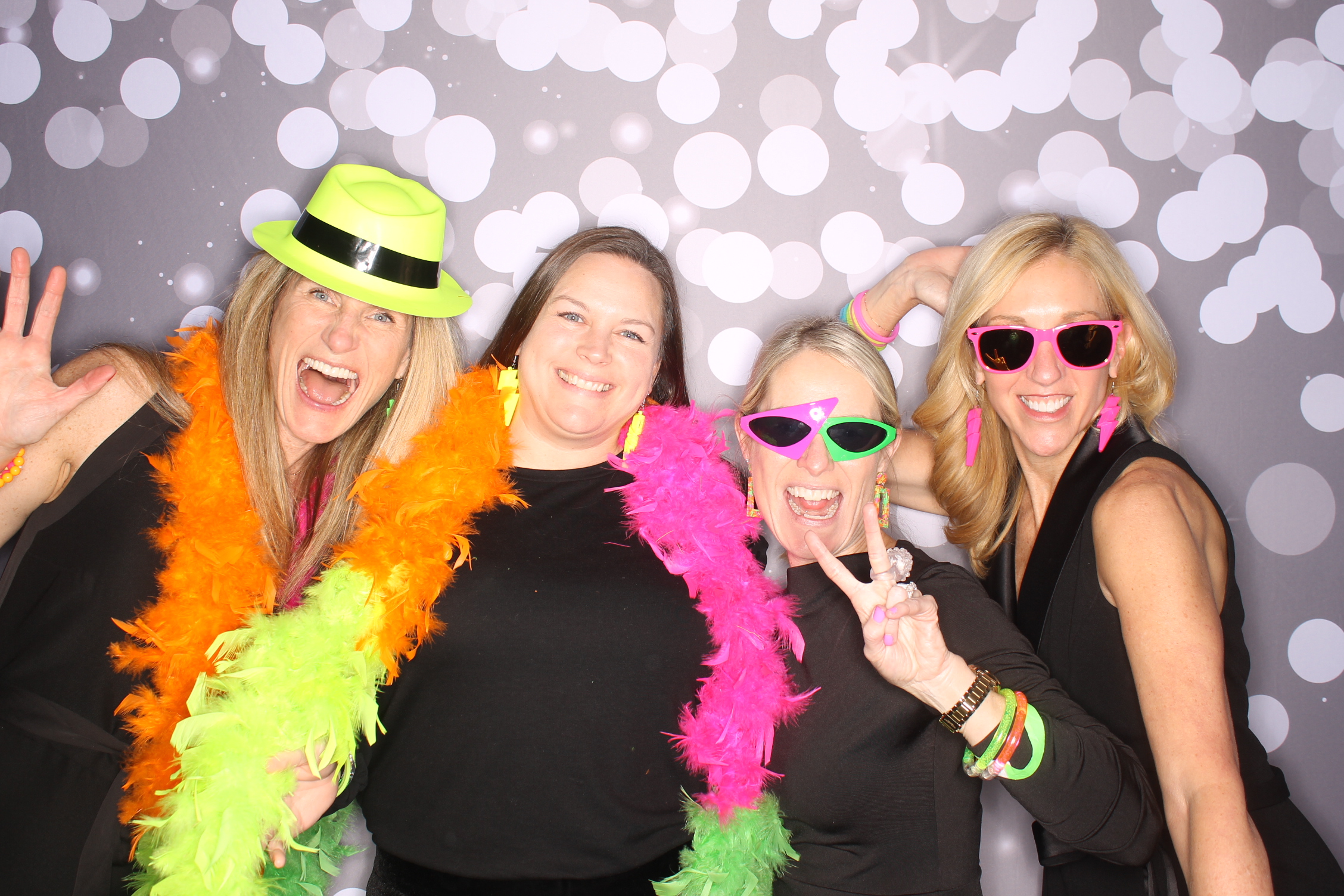 Lets Glow BSS! | View more photos from the event at gallery.photoboothcincy.com/u/PhotoBoothCincy/Lets-Glow-BSS