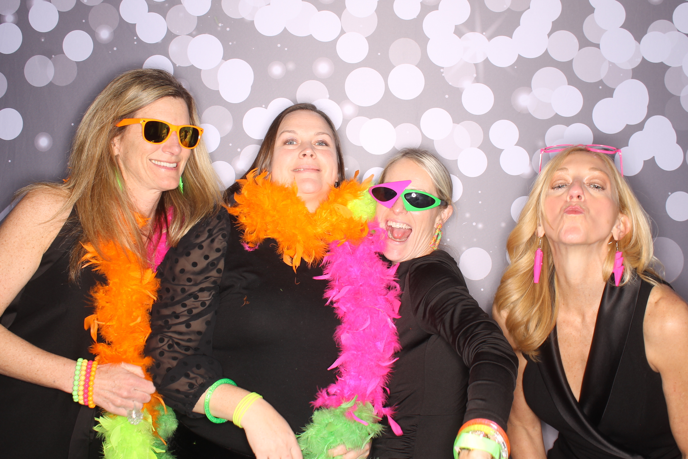 Lets Glow BSS! | View more photos from the event at gallery.photoboothcincy.com/u/PhotoBoothCincy/Lets-Glow-BSS