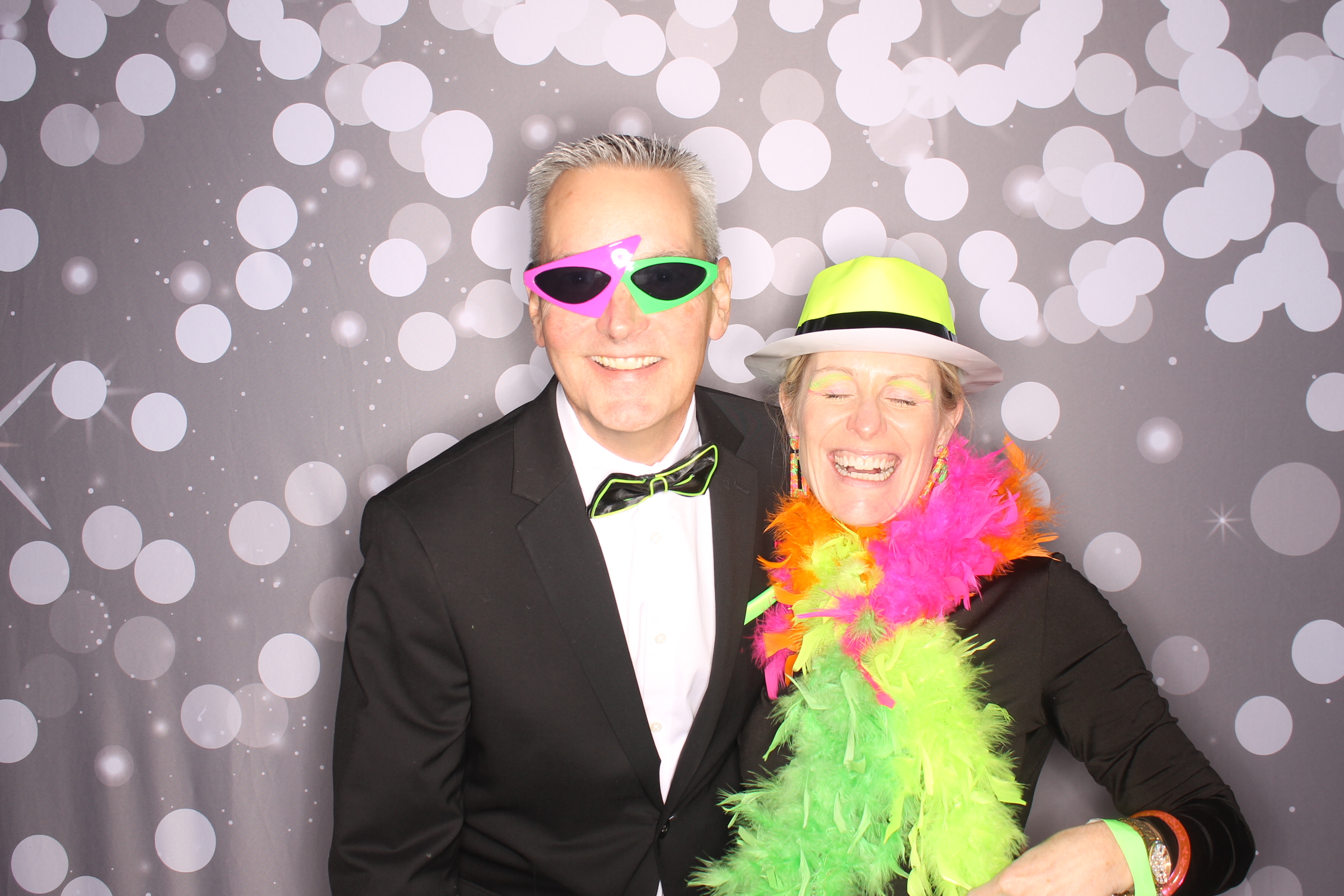 Lets Glow BSS! | View more photos from the event at gallery.photoboothcincy.com/u/PhotoBoothCincy/Lets-Glow-BSS