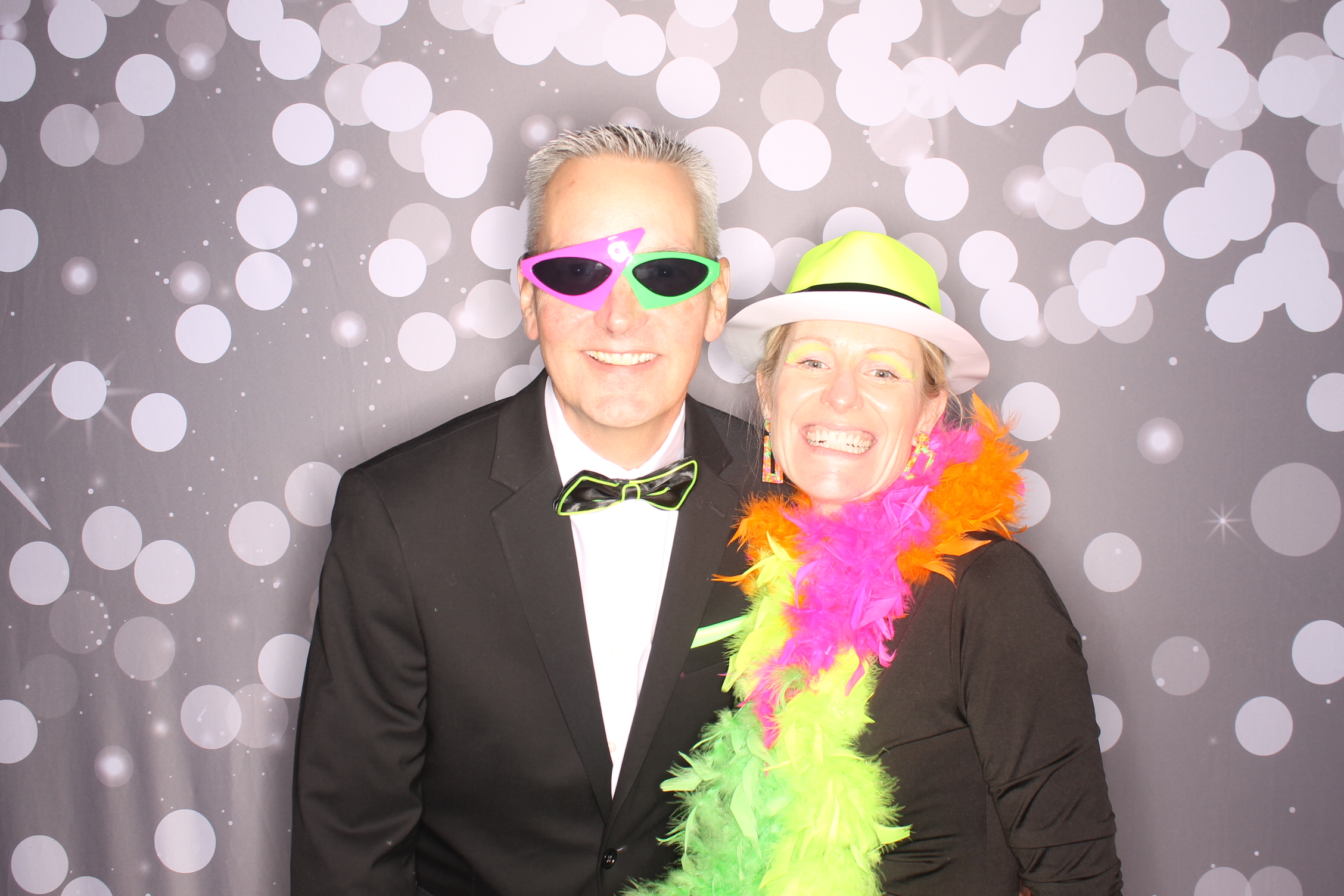 Lets Glow BSS! | View more photos from the event at gallery.photoboothcincy.com/u/PhotoBoothCincy/Lets-Glow-BSS