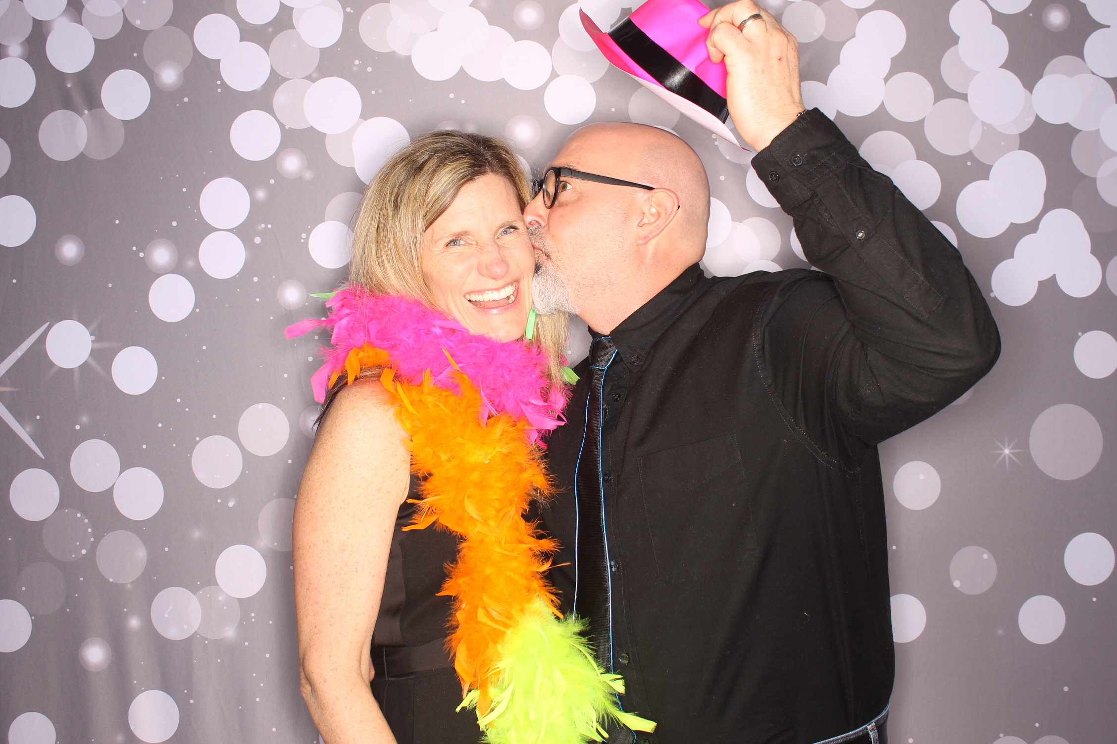 Lets Glow BSS! | View more photos from the event at gallery.photoboothcincy.com/u/PhotoBoothCincy/Lets-Glow-BSS