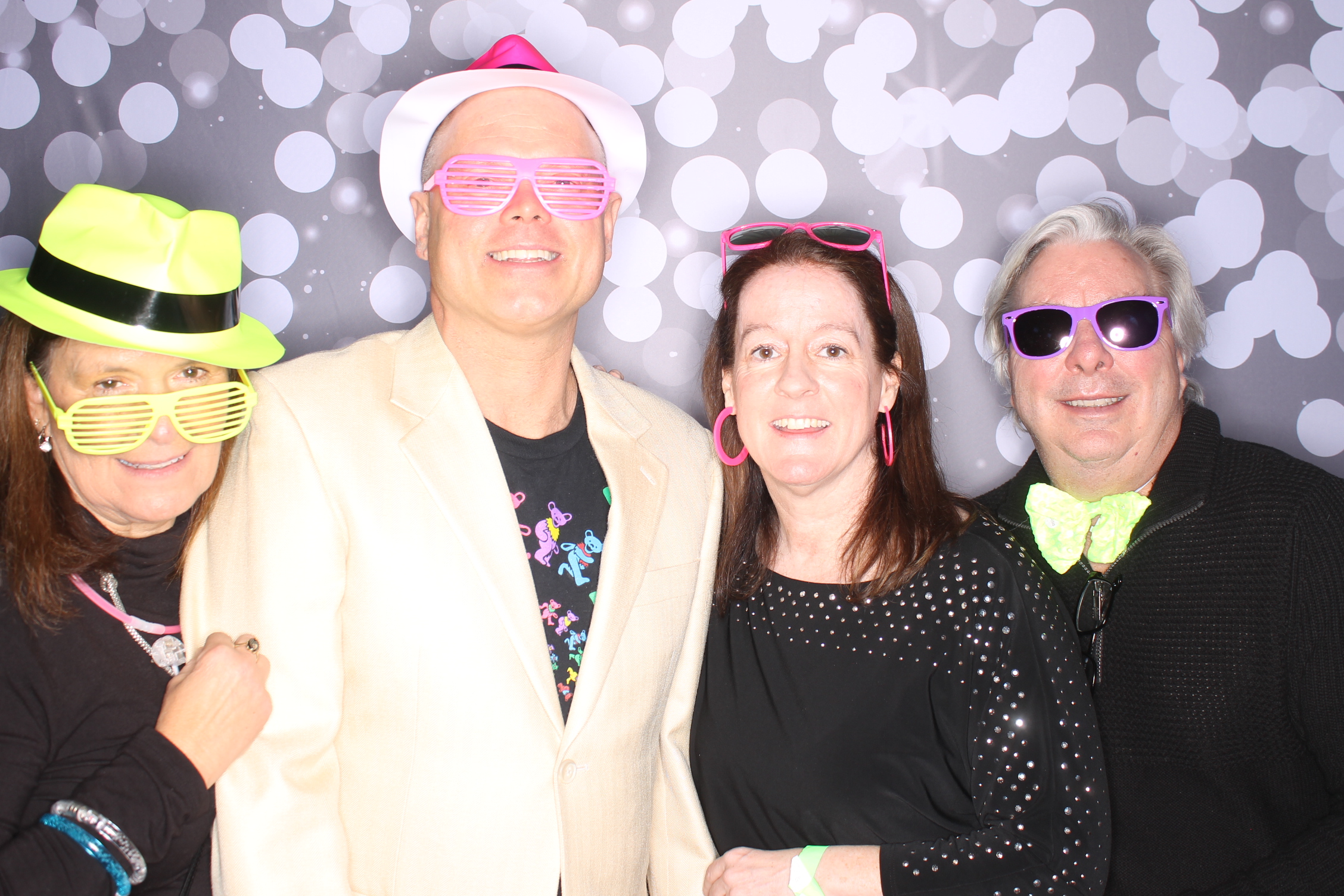 Lets Glow BSS! | View more photos from the event at gallery.photoboothcincy.com/u/PhotoBoothCincy/Lets-Glow-BSS