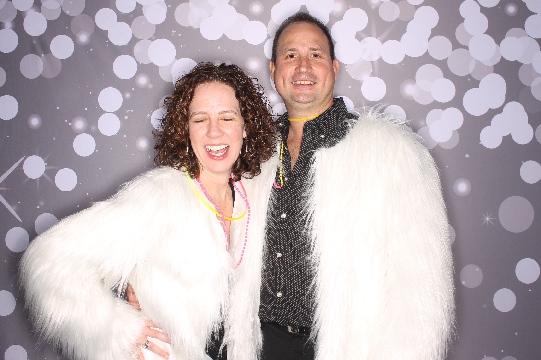 Lets Glow BSS! | View more photos from the event at gallery.photoboothcincy.com/u/PhotoBoothCincy/Lets-Glow-BSS