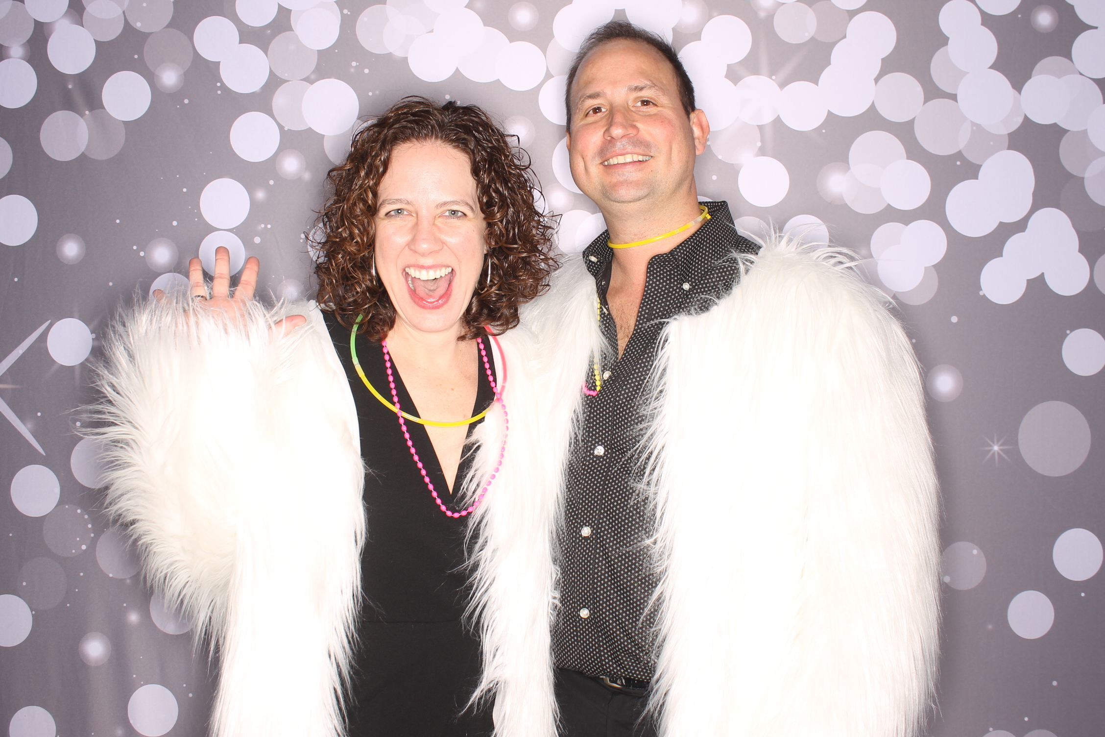 Lets Glow BSS! | View more photos from the event at gallery.photoboothcincy.com/u/PhotoBoothCincy/Lets-Glow-BSS