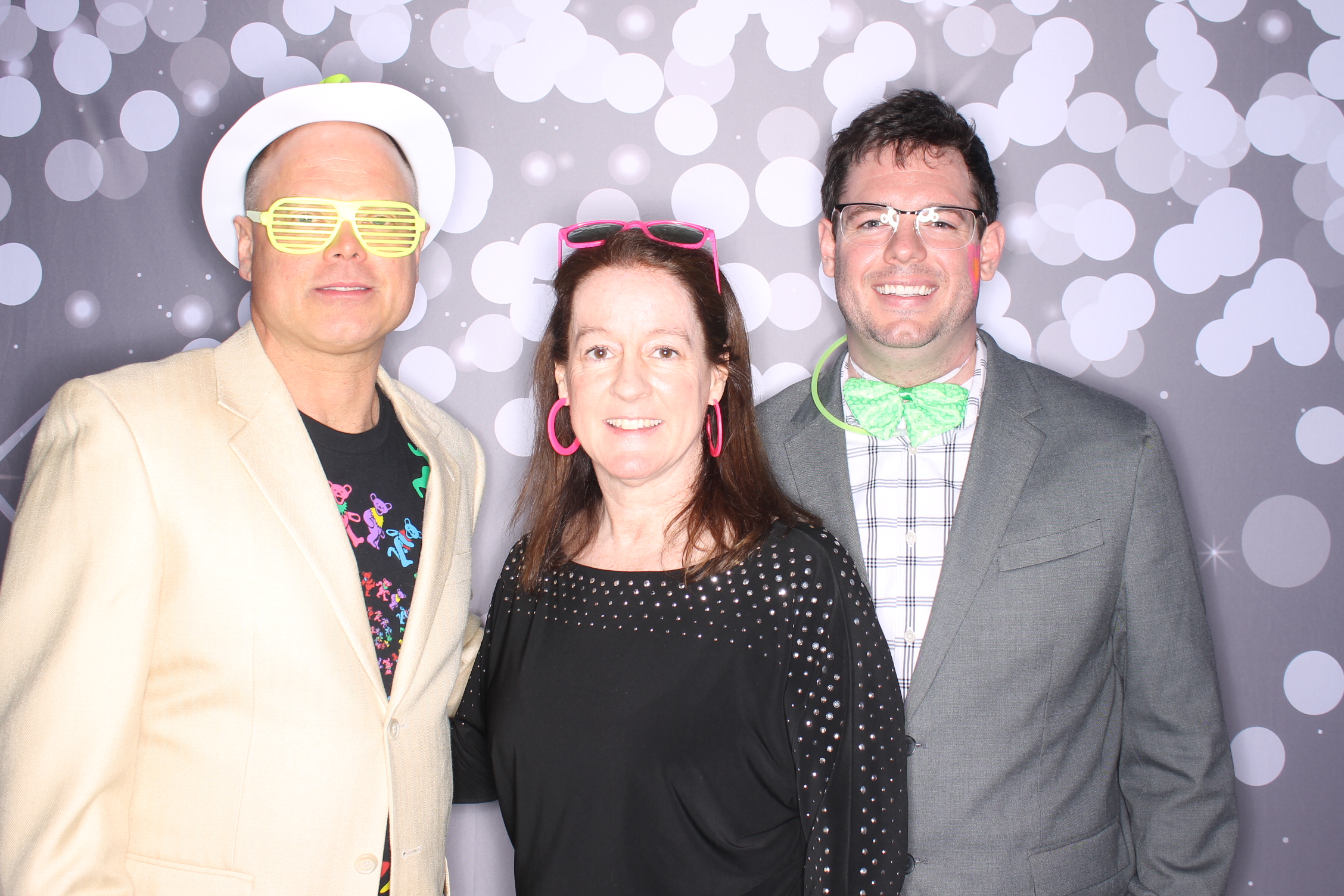 Lets Glow BSS! | View more photos from the event at gallery.photoboothcincy.com/u/PhotoBoothCincy/Lets-Glow-BSS