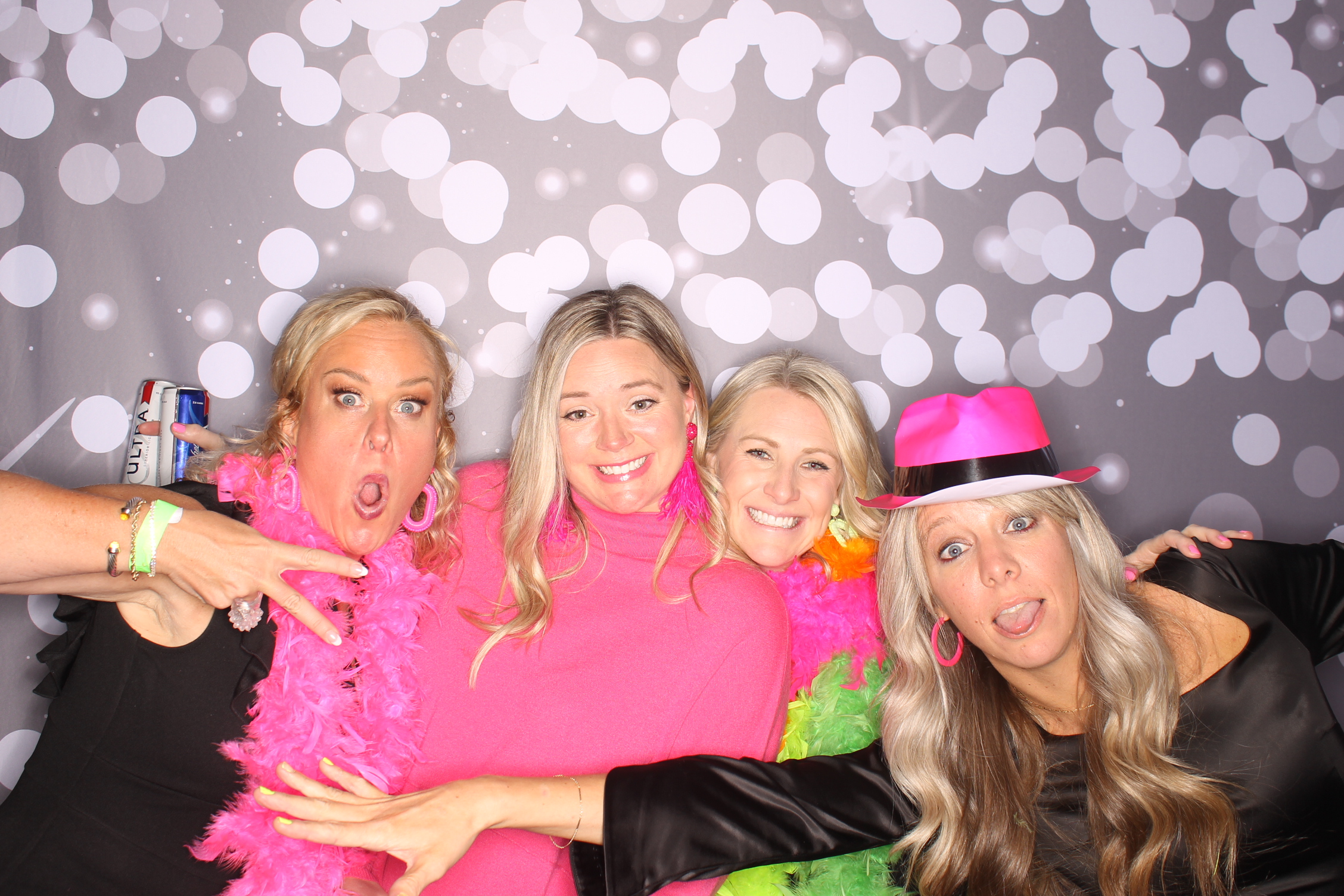 Lets Glow BSS! | View more photos from the event at gallery.photoboothcincy.com/u/PhotoBoothCincy/Lets-Glow-BSS